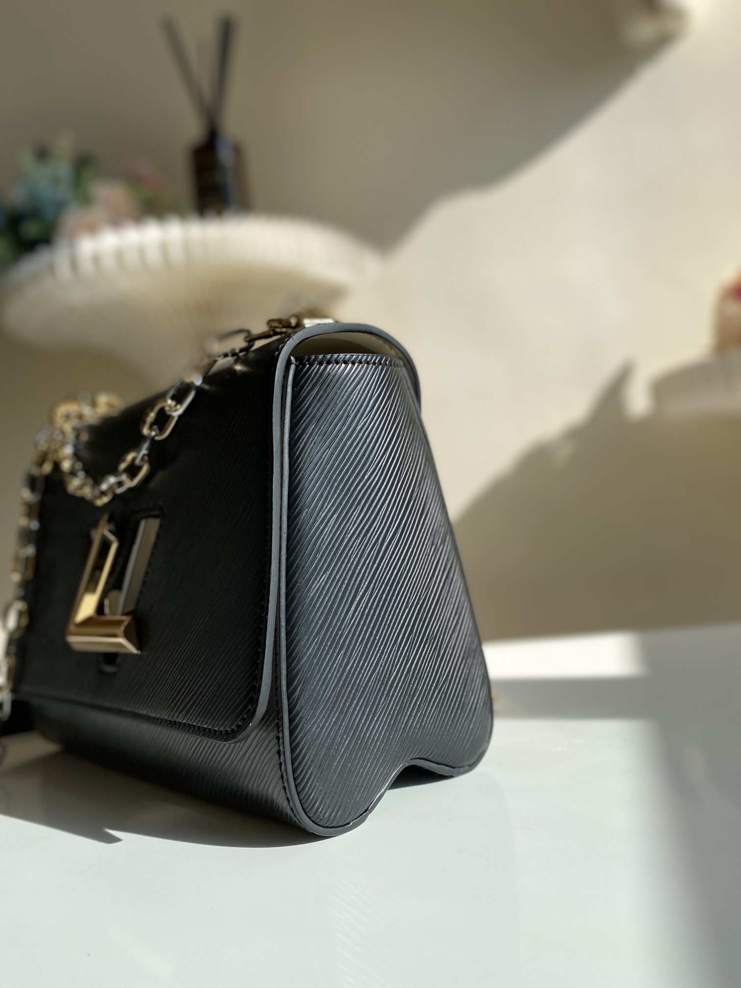 TWIST MM Handbag - Bag 2