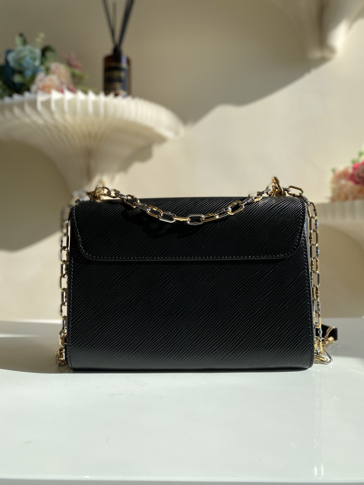 TWIST MM Handbag - Bag 3