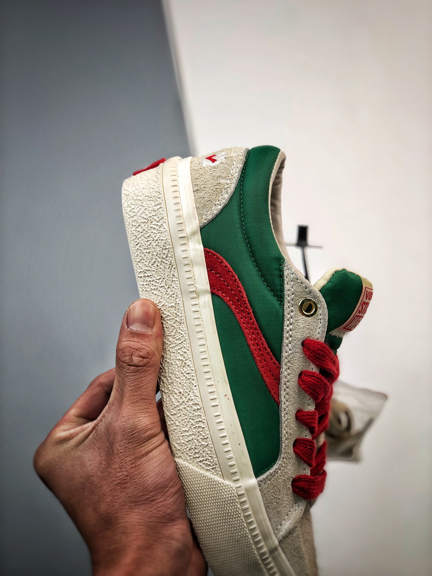 Vision Street Wear X Odd Cirkus Christmas Limited Edition Off-White Red Green Contrast Color Casual Skateboard Shoes