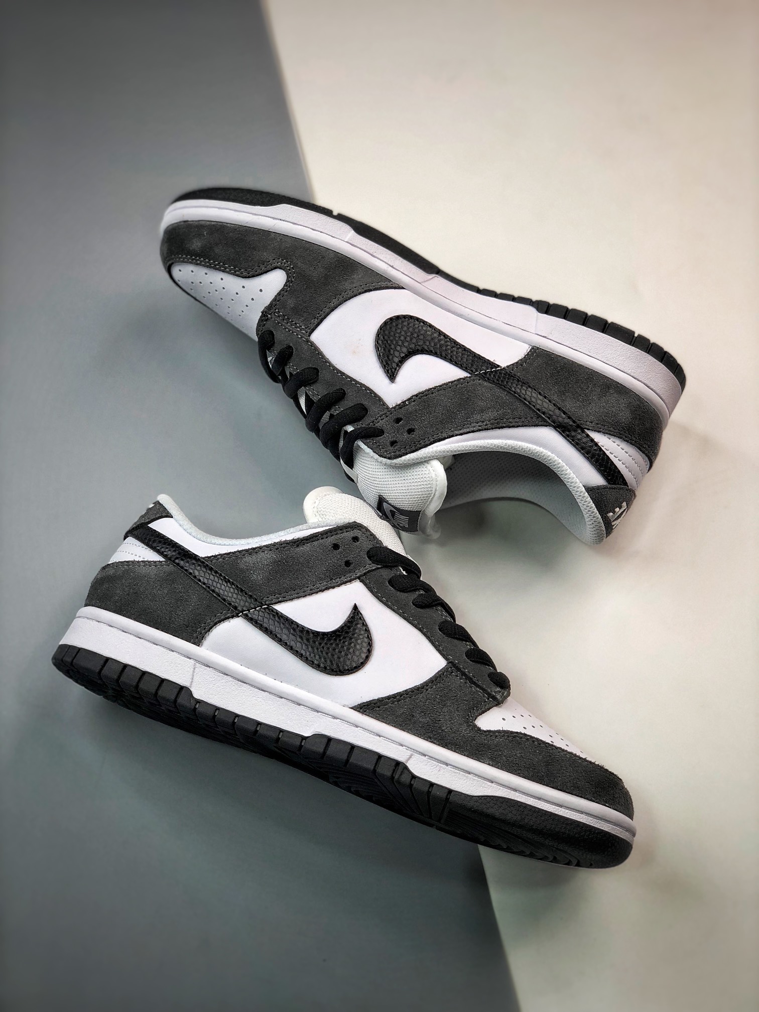 Nike SB Dunk Low Pro Gray Snake Classic Color 304292-506