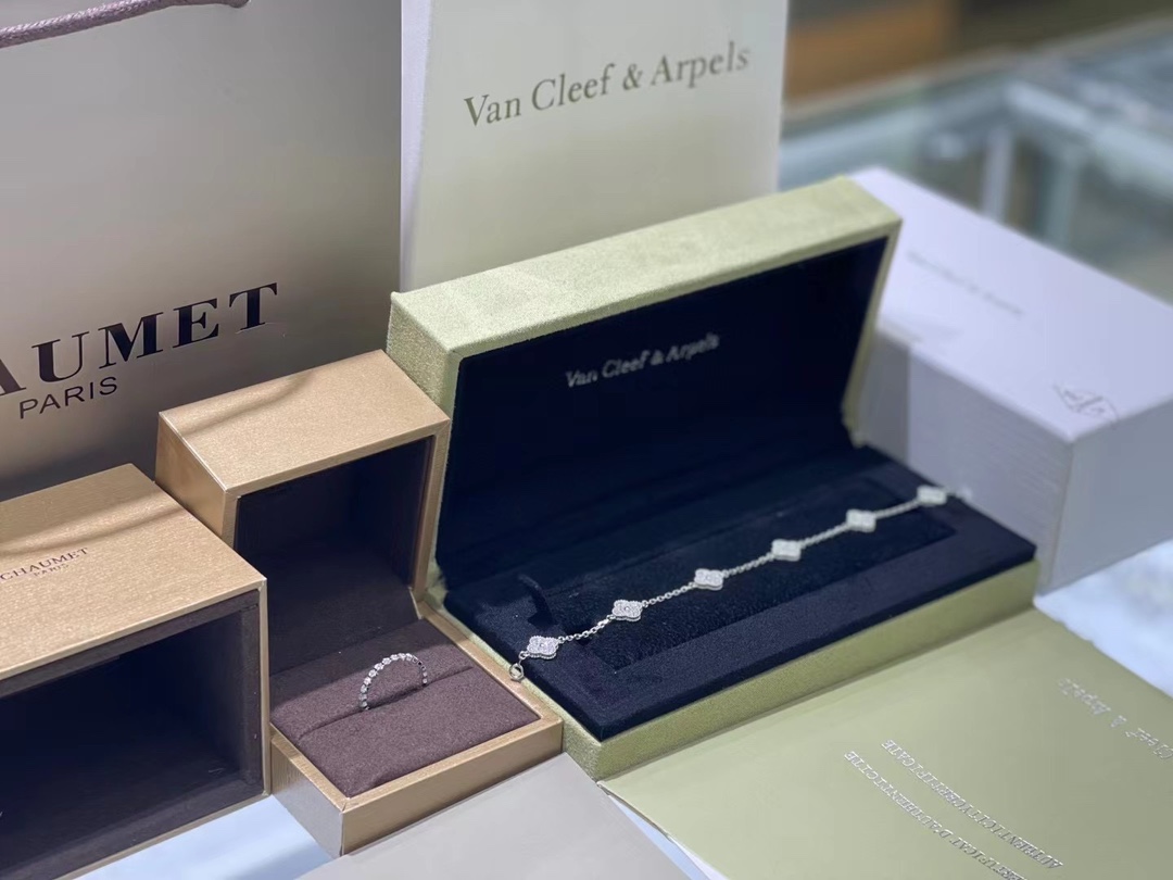 Van Cleef & Arpels VCA 六花手链