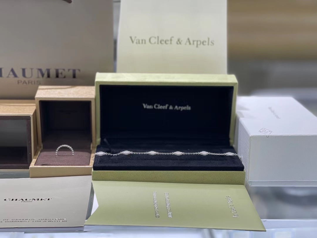 Van Cleef & Arpels VCA 六花手链