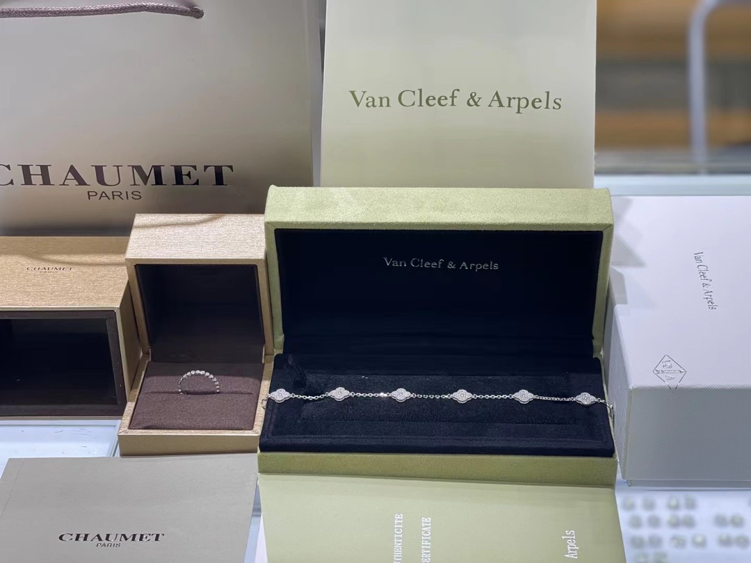 Van Cleef & Arpels VCA 六花手链