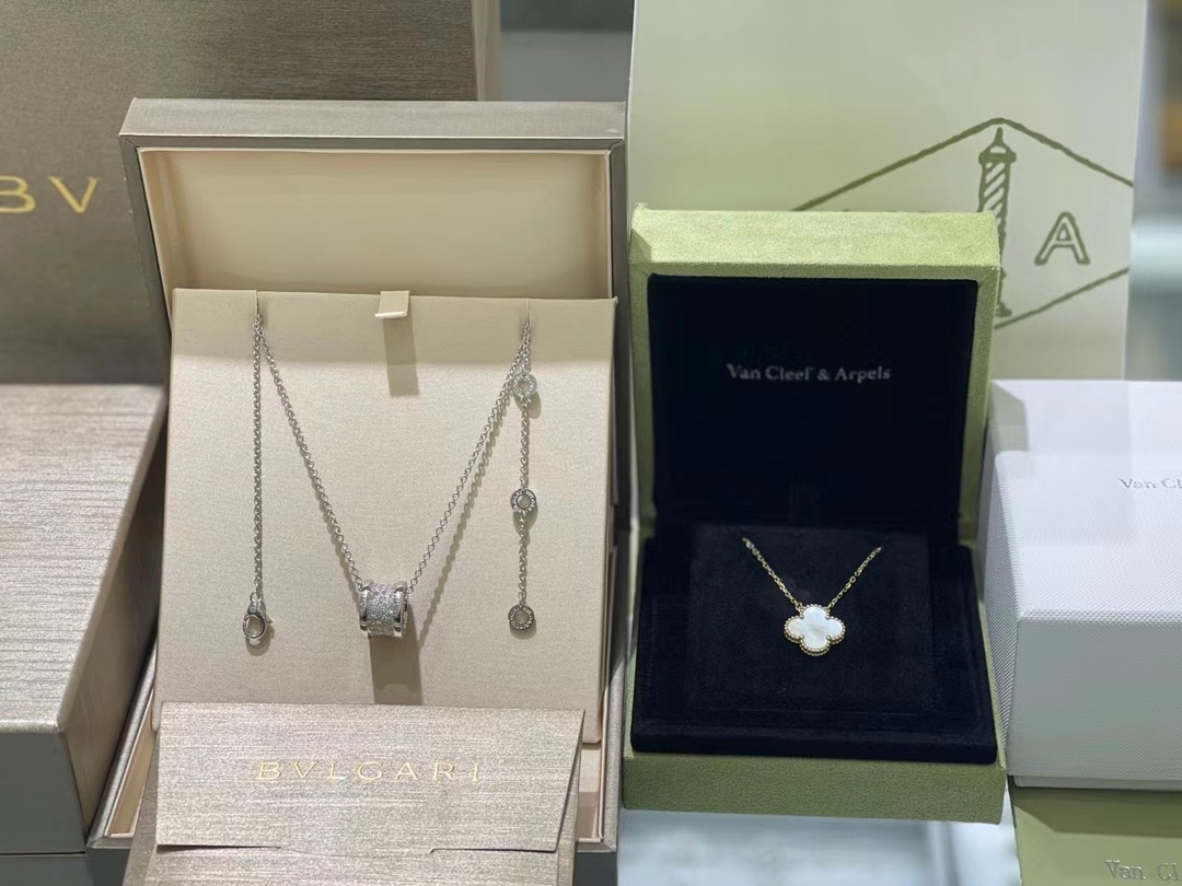 Van Cleef & Arpels 精工版 VCA 四叶草项链