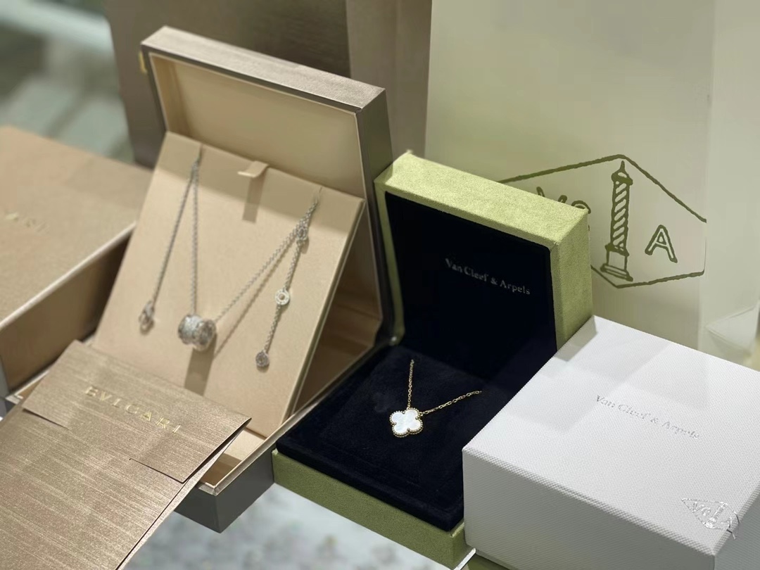 Van Cleef & Arpels 精工版 VCA 四叶草项链