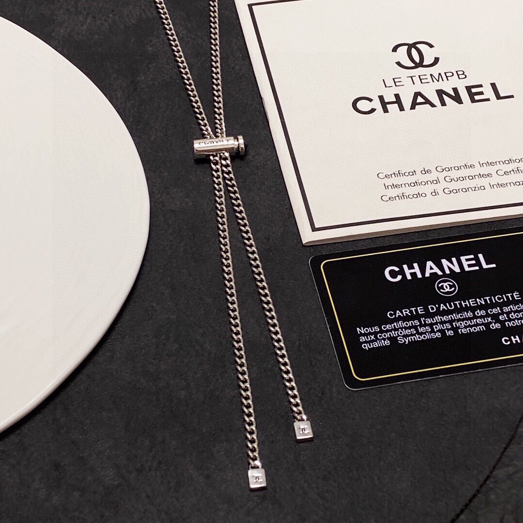 香奈儿Chanel双C字母最新款时尚