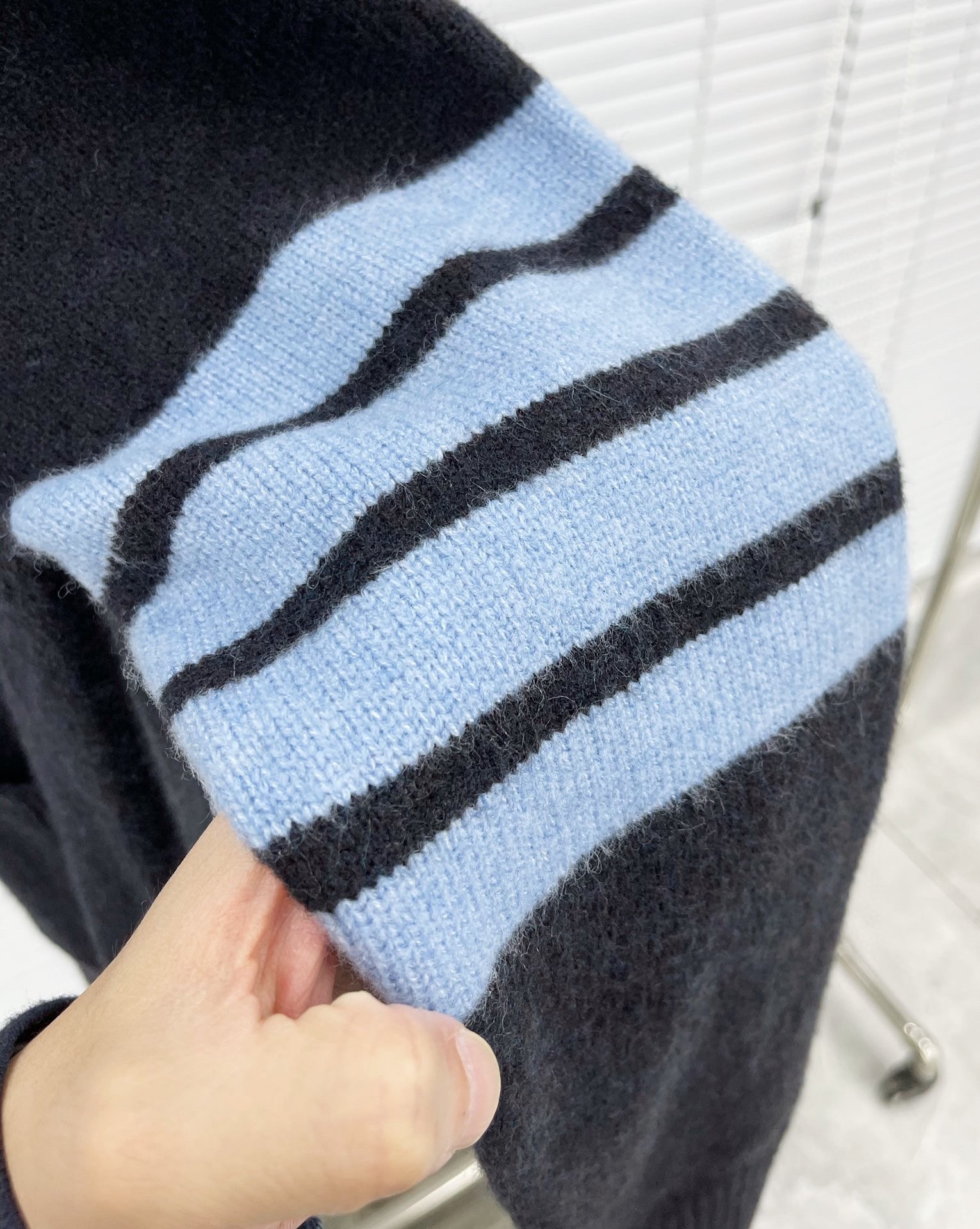 톰브라운 남성 가디건 126394 Thom Browne Cardigan 썸네일 이미지