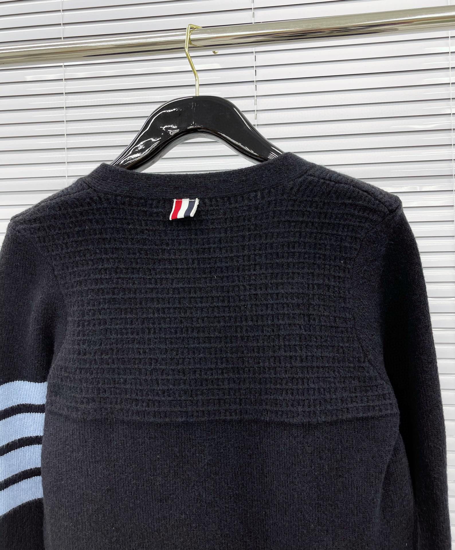 톰브라운 남성 가디건 126394 Thom Browne Cardigan 썸네일 이미지