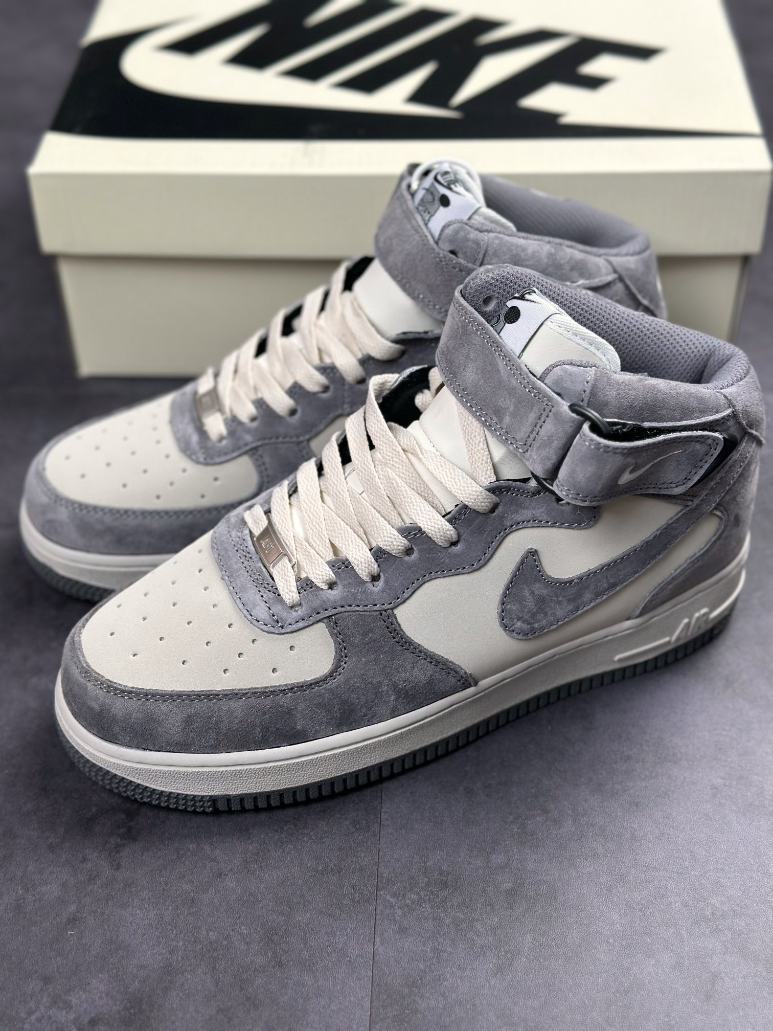 250 Nike Air Force 1 '07 Mid "Panther"漫威系列CW2288-668