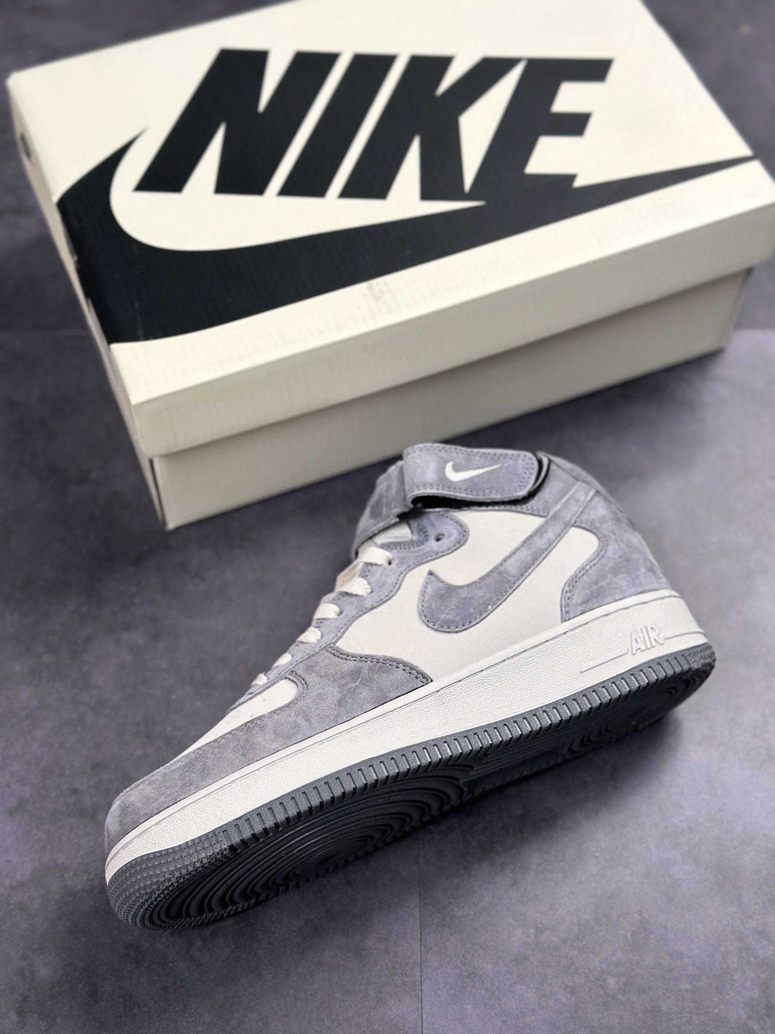 250 Nike Air Force 1 '07 Mid "Panther"漫威系列CW2288-668