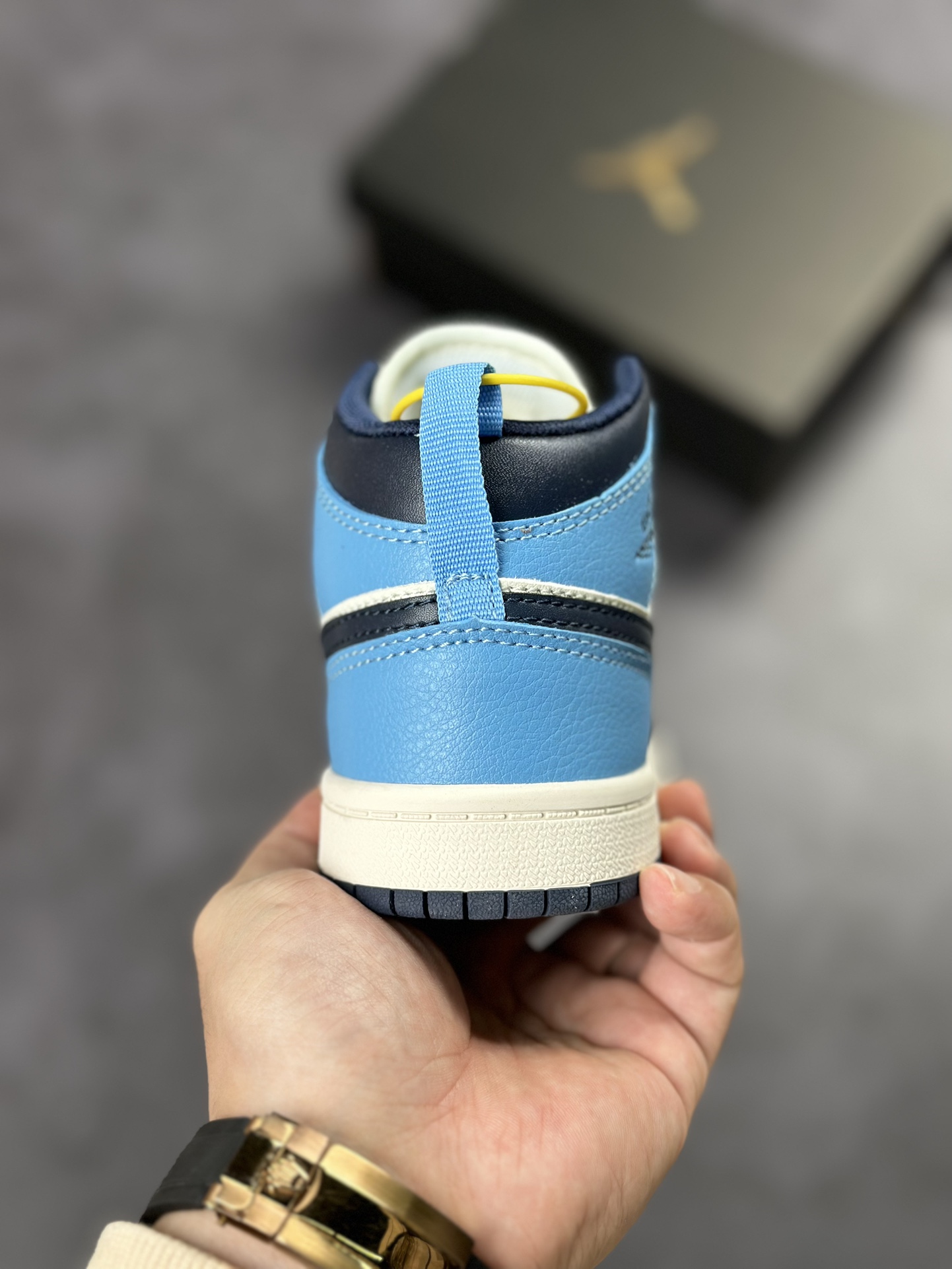 130 Air Jordan 1 RETRO HIGH GT  乔丹一代中帮经典555088-140