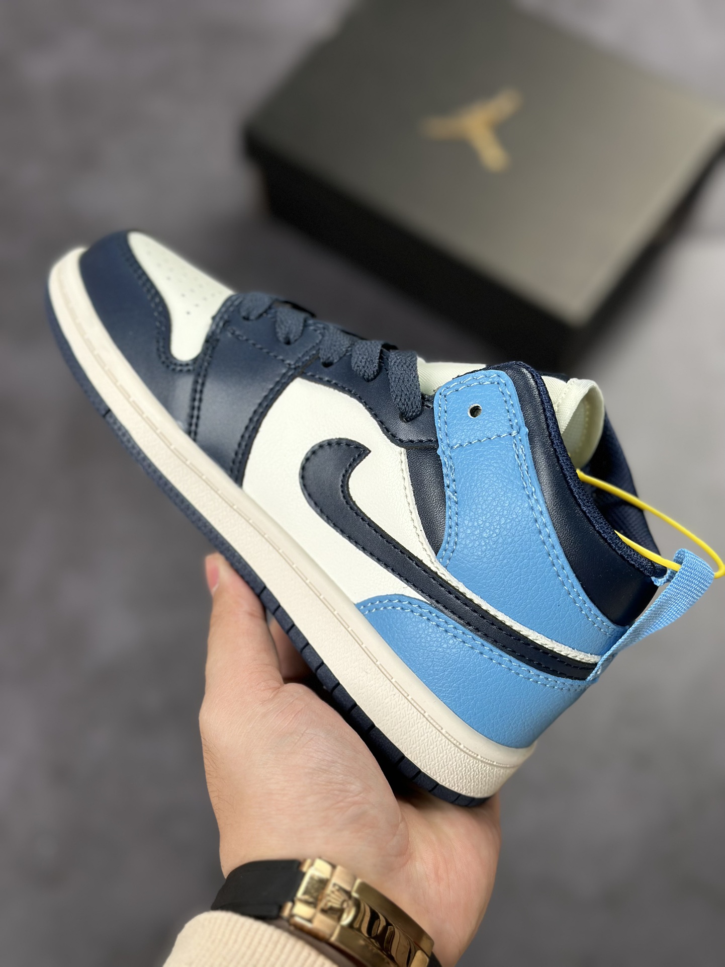 130 Air Jordan 1 RETRO HIGH GT  乔丹一代中帮经典555088-140