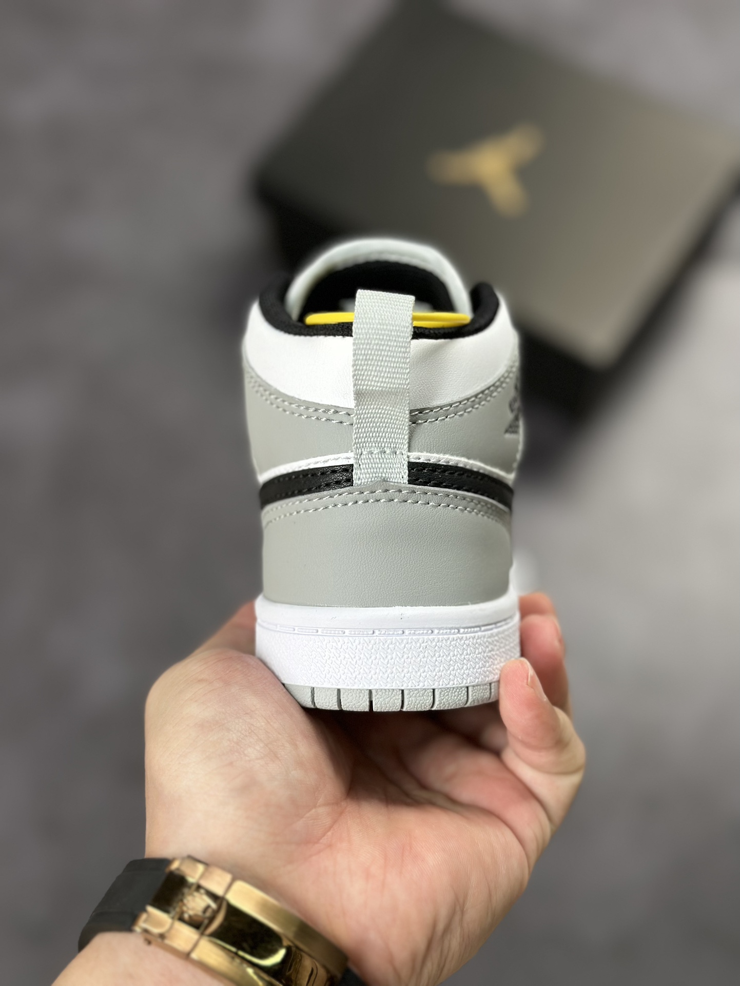 130 Air Jordan 1 RETRO HIGH GT  乔丹一代中帮经典 640371-092