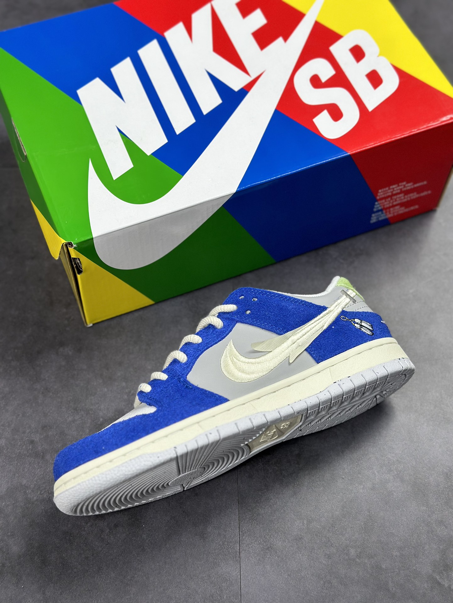 Fly Streetwear x Nike SB Dunk Low Fulaiai DQ5130-400