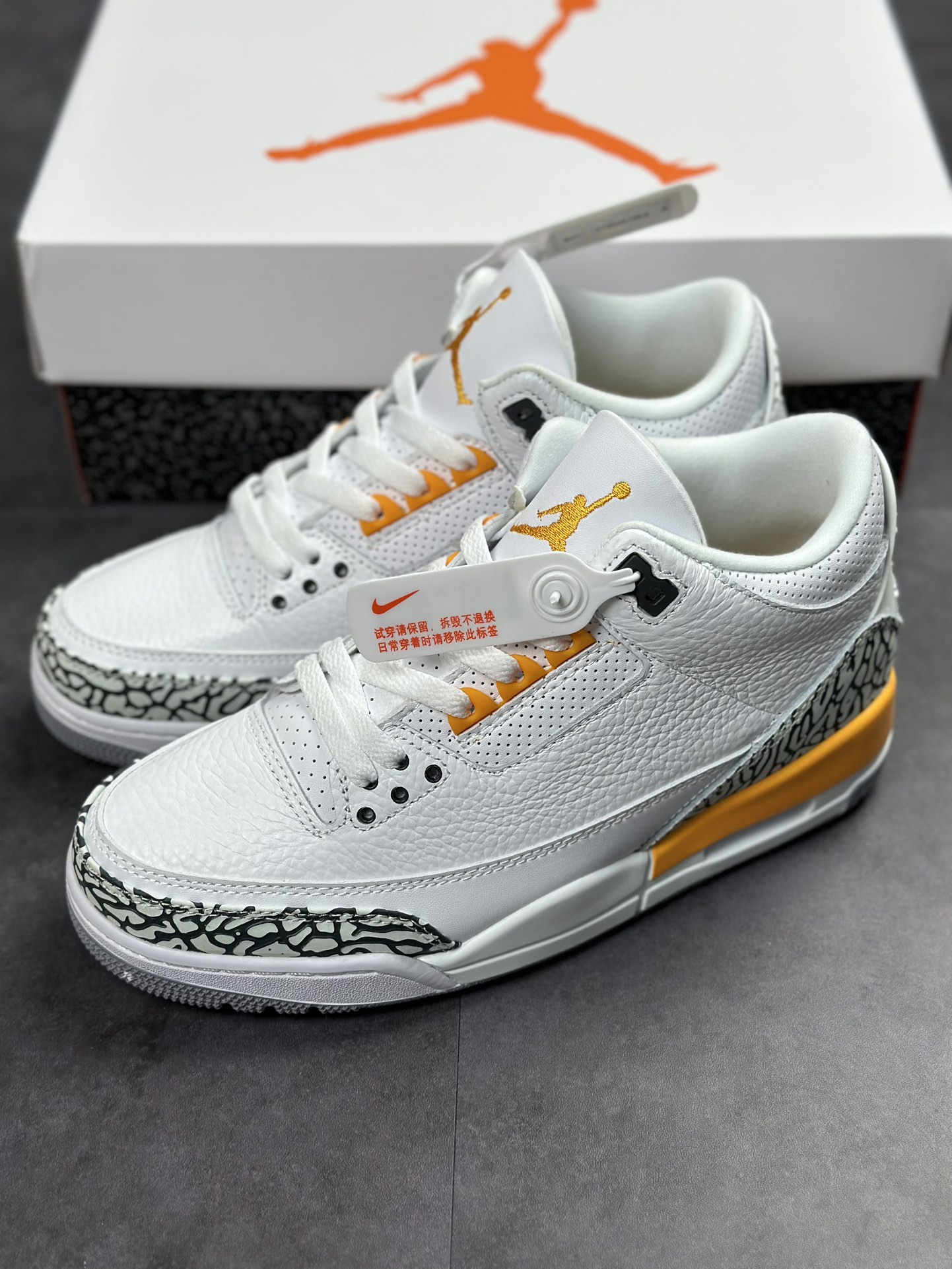 300 Air Jordan 3 Retro 白黄 CT8532-168