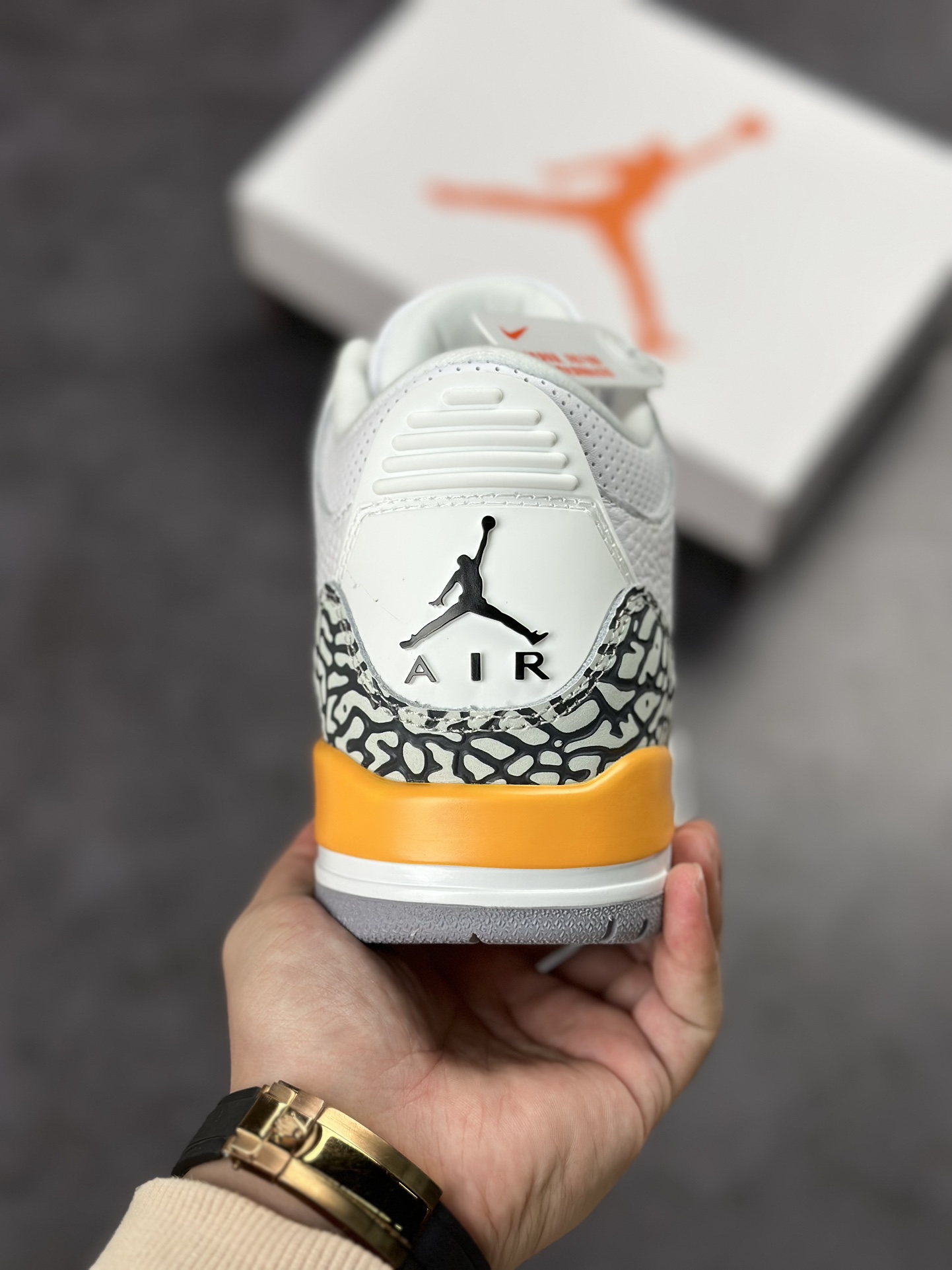 300 Air Jordan 3 Retro 白黄 CT8532-168