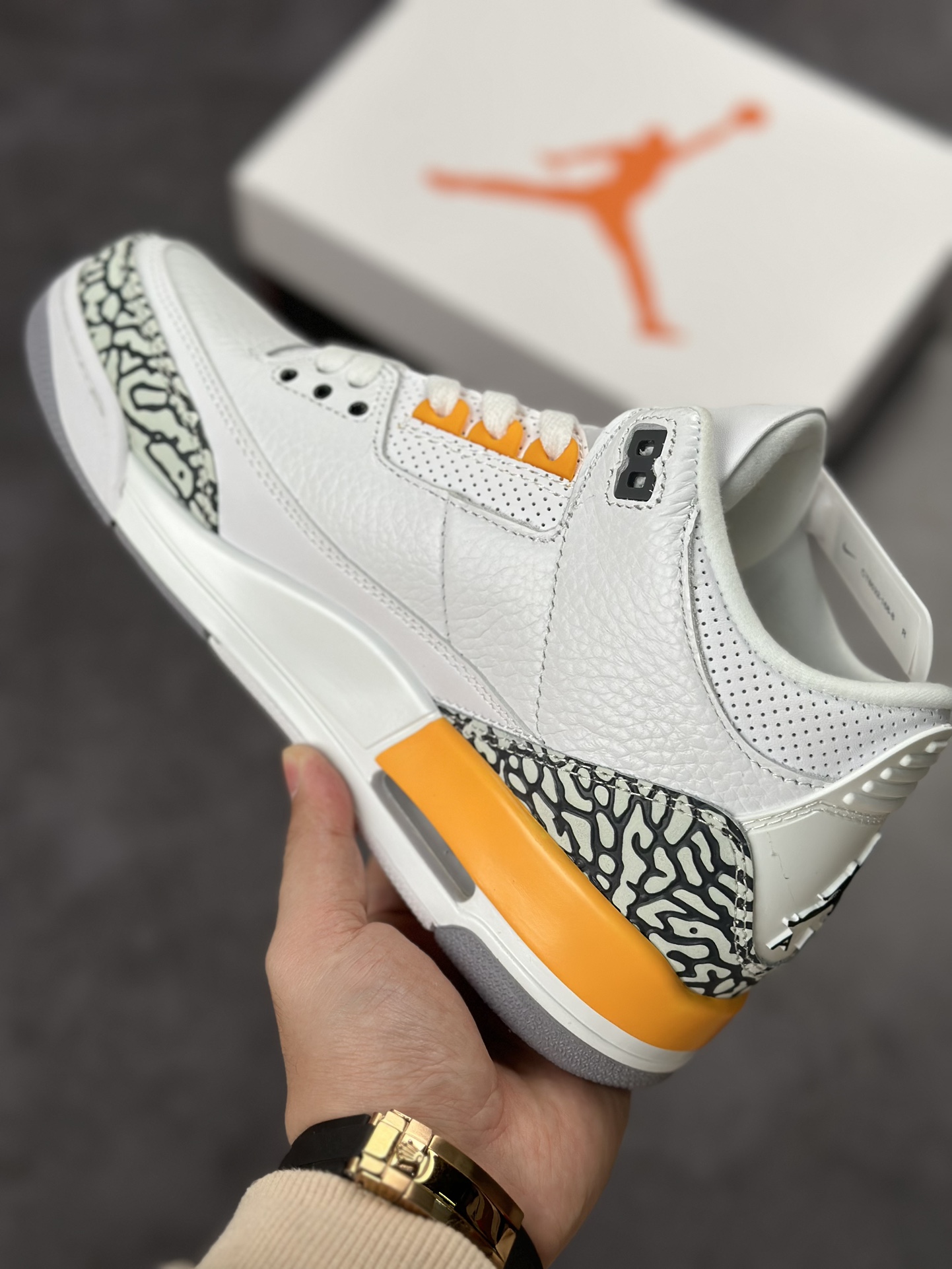 300 Air Jordan 3 Retro 白黄 CT8532-168