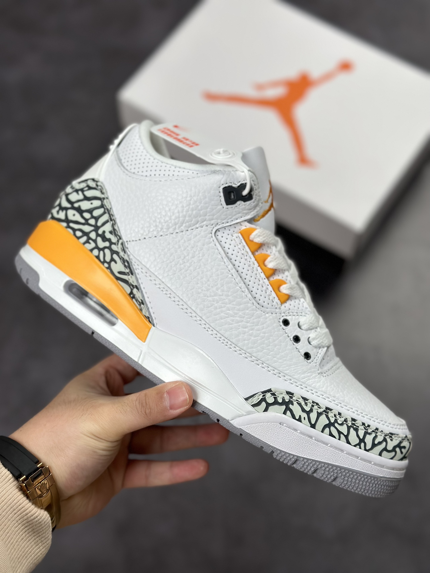 300 Air Jordan 3 Retro 白黄 CT8532-168