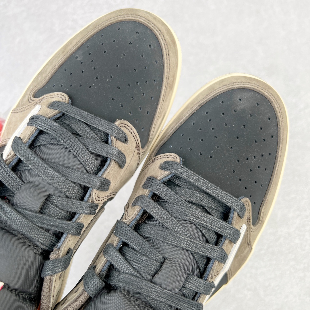 图片[8]-＃DF纯原特价 Travis Scott x Air Jordan AJ1 Low OG SP TS联名深棕倒钩低帮 CQ4277-001＃原盒原配 原厂拉帮工艺 针距密度一致 全新升级网板中底 原楦原纸板开发 后跟弧度收口自然不对折 极致一眼正品既视感 原厂皮料 进口玻璃冲刀皮料裁剪零毛边 承诺百分百一致原鞋 全鞋电脑针车工艺 鞋面清洁度最高QC检验标准 控制溢胶 飞翼3D高频深度立体 鞋盒、防尘纸 均采购来自原厂 尺码对应库存‼️-选品中心