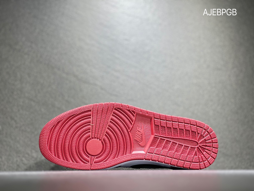 320 Nike AIR JORDAN 1 Low AJ1 乔丹低帮 黑脚趾