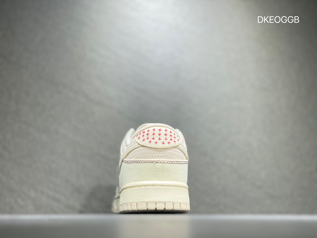 300 Nike SB dunk Low 低帮休闲运动滑板板鞋 DV0834-100
