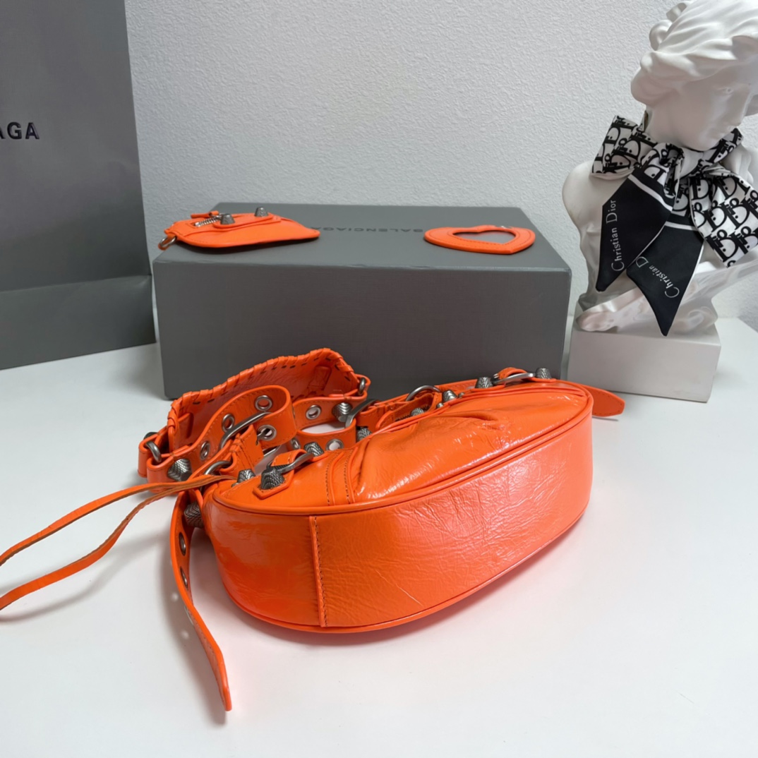 Balenciaga Classic Handcrafted Luxury Leather Shoulder Bag Ref 9