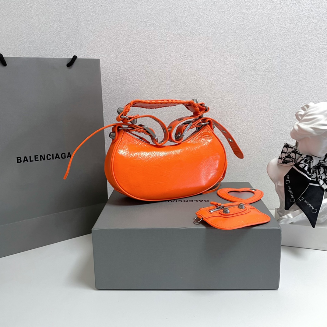 Balenciaga Classic Handcrafted Luxury Leather Shoulder Bag Ref 3