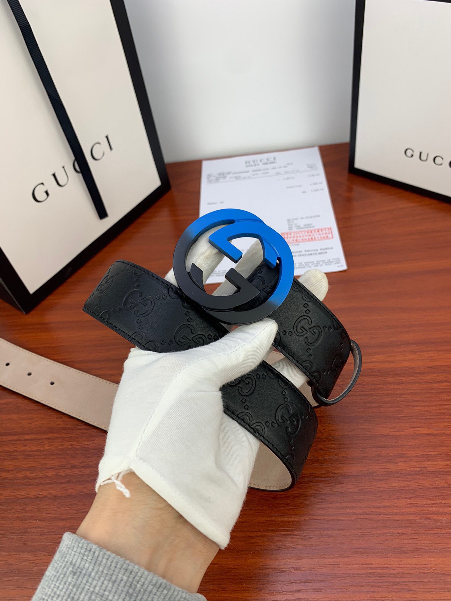 GUCCI 經典款G家大花面带身/搭配新款烤漆钢扣採用精挑細選進口頂級牛皮