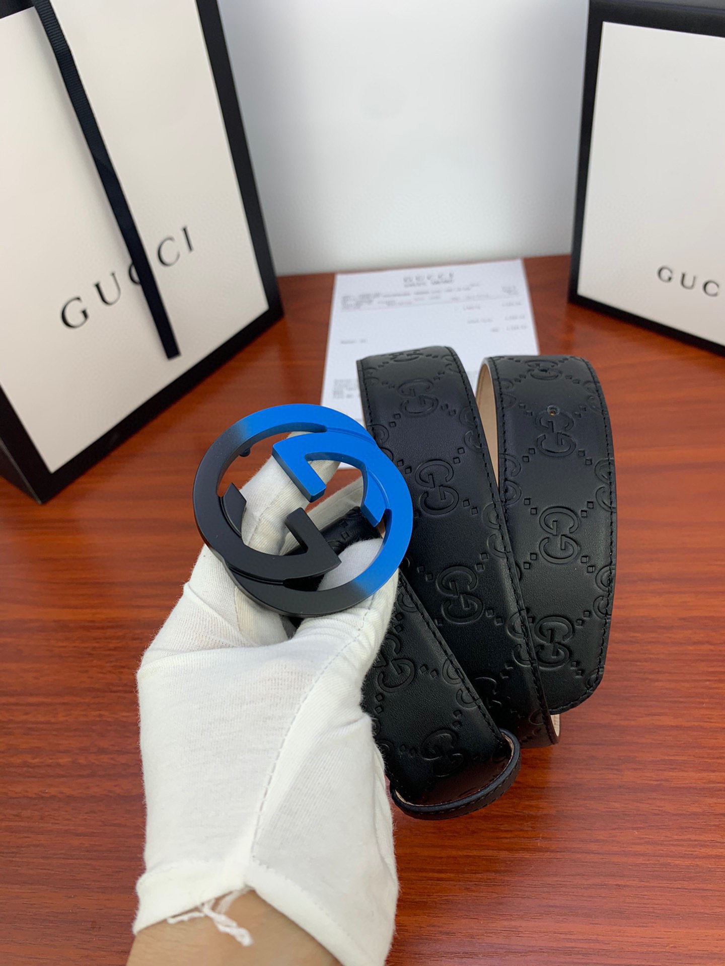 GUCCI 經典款G家大花面带身/搭配新款烤漆钢扣採用精挑細選進口頂級牛皮