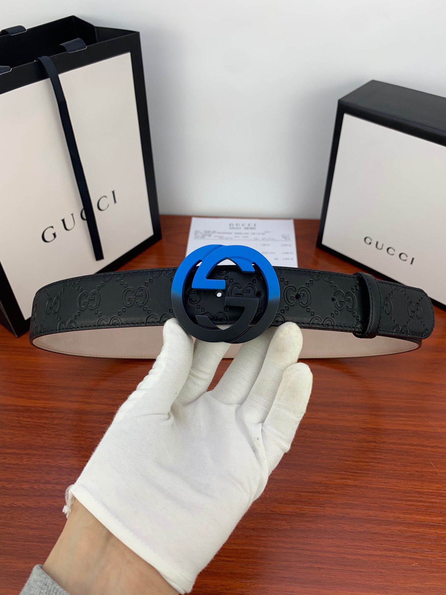 GUCCI 經典款G家大花面带身/搭配新款烤漆钢扣採用精挑細選進口頂級牛皮