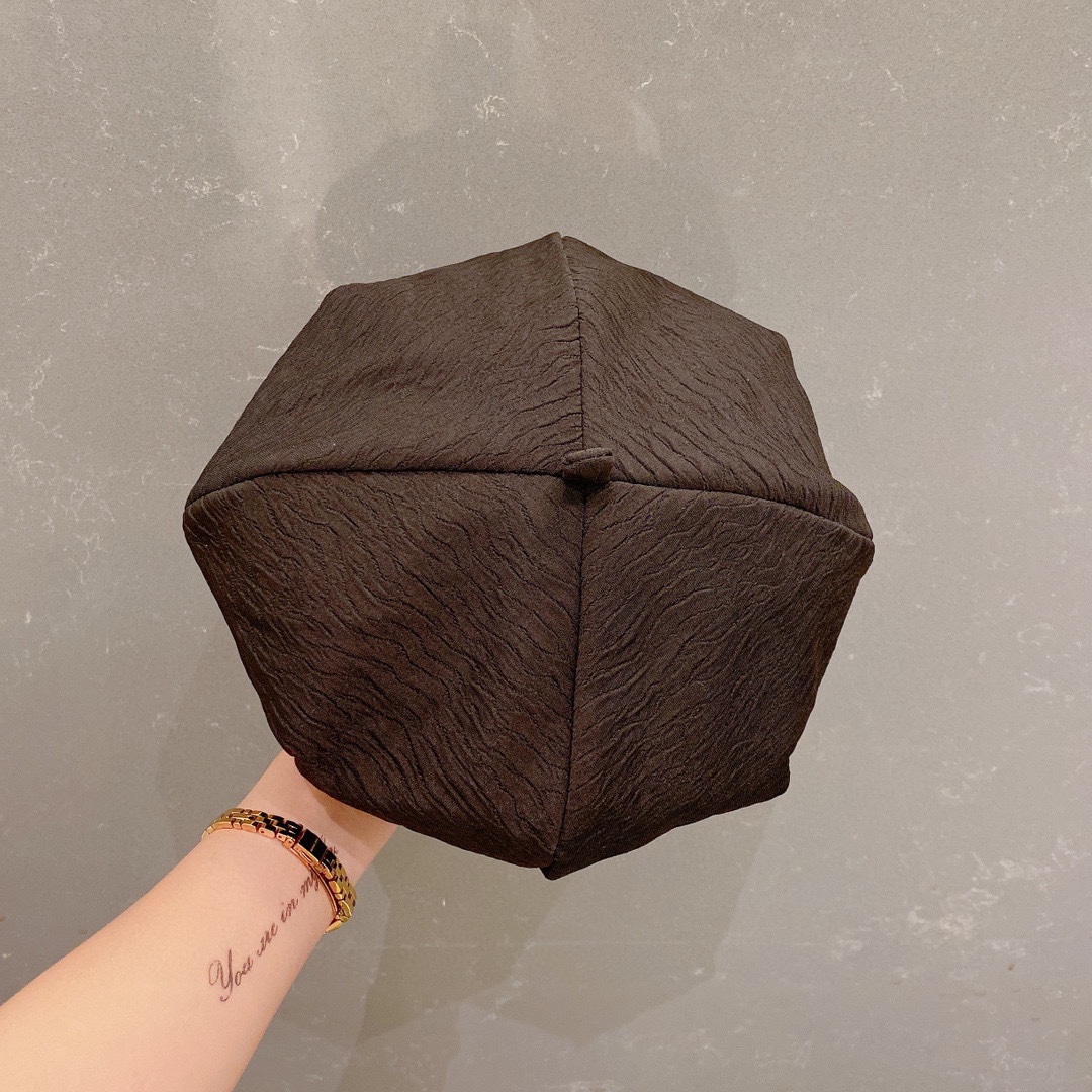 [Valentino Hats]2025 VAENTINO Valentino 2025 Autumn New Beret Pumpkin hat Fas
