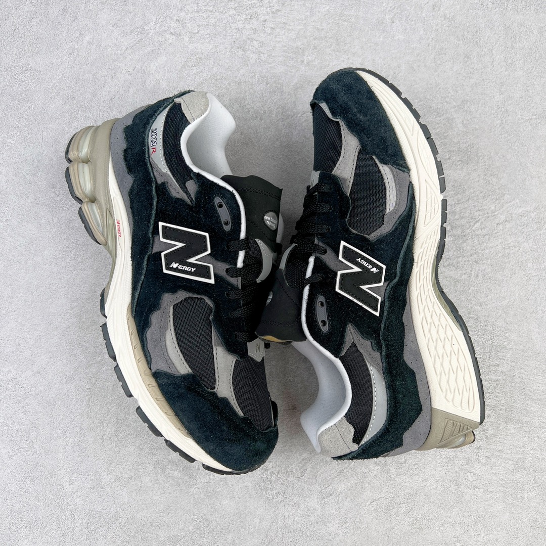 图片[3]-💰240 ＃M纯原 新百伦NB New Balance M2002RDJ 黑灰 全套原楦原纸板原厂数据开发 原厂网纱 原装进口翻毛皮料正确绒感卡色 正确中底拉帮中底网布细节 一比一手工擦旧效果 冲裁组合 匠心打造 耗时两个月开发完成 工艺极其复杂难度可想而知 新开独立私模大底 全网唯一正确做旧组合大底 高端零售专供产物 尺码：36 37 37.5 38 38.5 39.5 40 40.5 41.5 42 42.5 43 44 44.5 45 45.5 46.5 47 编码：by3936010-运动鞋