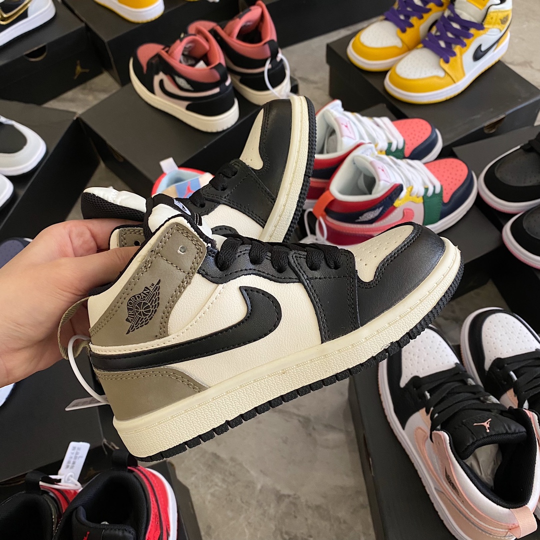 图片[3]-真标头层AJ1儿童篮球鞋 这质量真是杠杠了！！随便一拍细节直接直接拉满！品质在线，每双都超赞！尽管选自己喜欢的配色～-选品中心