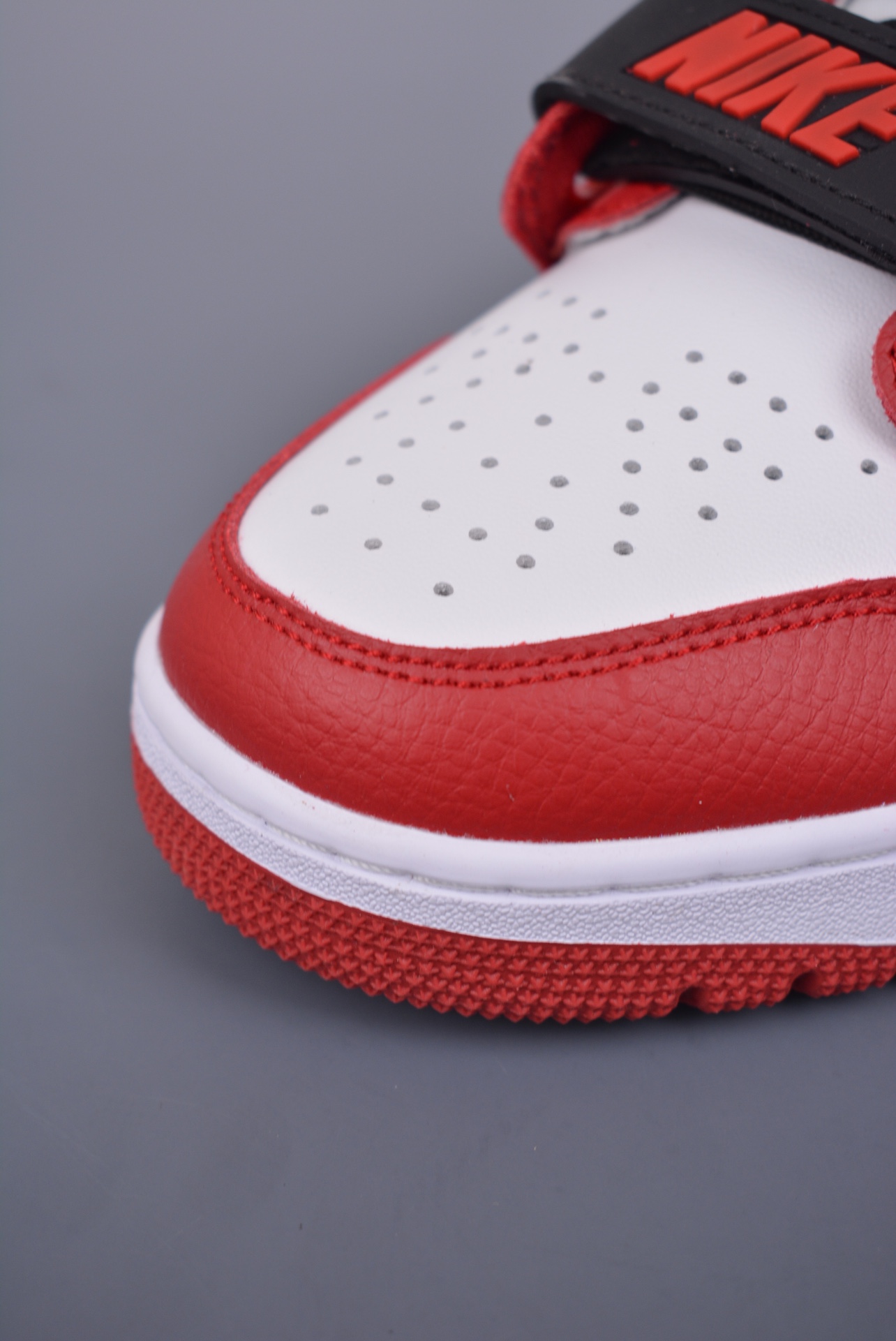 💰真标190 💰公司级260 💰春原320
Air Jordan Legacy 312 
纯原版本 充正首选👏
有着交错结合的设计，它的名字就展现出它所包含的鞋款元素，312 分别对应了 Air Jordan 3、Air Jordan 1 和 Air Trainer 2，将这三双经典又有不俗人气的鞋款融合，“最强三合一” 的名称由此得来
官方货号: CD7069 116SL
Size：36 36.5 37.5 38 38.5 39 40 40.5 41 42 42.5 43 44 44.5 45 46 47.5
耐克 阿迪达斯 三叶草 椰子350 v2 sb dunk 古驰脏脏鞋 麦昆 匡威1970s 万斯 vans 范斯 新百伦 乔丹 air jordan asics亚瑟士 斯凯奇 斐乐 彪马 锐步 mlb fila 鬼冢虎 莆田鞋 板鞋 樱花粉 af1 高帮 纯白 复古 满天星 解构 鞋盾 小麦色 蓝粉 马卡龙 低帮 独角兽 鸳鸯 联名 童鞋 冰淇淋 骨白冰蓝 白蓝 黑色 小白鞋 电玩像素 黑白 涂鸦 镭射 雾霾 白色 diy 1970s 夜光 大童 泼墨 中帮 黑武士 洛克公园 魔术贴 情侣 经典 四钩 奶咖色 刮刮乐 白丝绸 白银 3m 反光 白绿夜光 白橙双钩 小雏菊 权志龙 白绿橙 off white 飞线 金钩 冰块 小银钩 笑脸 缝线 剪纸 纯黑 蓝丝绸 情人节限定 白金 蓝白 354 黑曜石 熊猫 像素 冰蓝 四小勾 水晶底 寿桃 洞洞鞋 彩虹像素 灰色 air force 1 黑色 拖鞋 aj4 aj35 aj11 篮球鞋 莆田 aj3 aj6 aj13 aj7 童鞋 儿童鞋 aj312 aj36 黑白奥利奥 传奇蓝 aj32 限量版 飞人拖鞋 康扣 熊猫 北卡蓝 low 白水泥 藤原浩 aj34郭艾伦 影子灰 蒂芙尼绿 aj10 倒钩 aj9 冰雪奇缘 黑曜石 aj31 aj270 球鞋 大魔王 冰激凌 樱木花道 热熔岩 迪奥联名 胭脂红 凉鞋 aj15 满天星 水泥灰 芝加哥 鸳鸯 aj28 情侣 aj28 樱花粉 电玩像素 北卡蓝 小迪奥 粉色 樱花粉 电玩像素 烟灰 变色龙 兵马俑 大巴黎 aj16 兔八哥 马卡龙 大学蓝 aj30 黑水泥 白蛇 叶绿素 火影 白水泥 情人节限定 粉蛇 黑红 球鞋gtcut kobe球鞋 zoom kobe 500黑武士 2022r nike星空 gt球鞋 zoom跑鞋 纽巴伦990 nikecourt女鞋 zoom aj1 nb827 斐乐hike nike青花瓷 aj镭射 科6 next跑鞋 宇航员2.0 小白鞋 男鞋 运动鞋 斯凯奇 斐乐 板鞋 aj 彪马 新百伦 亚瑟士 new balance adidas 阿迪达斯 篮球鞋 空军一号 纯白 跑步鞋 vision street wear puma 女运动休闲鞋 nb 情侣鞋 球鞋 dunk 美津浓 欧文7 运动鞋女款跑步鞋 休闲男鞋 aj1 拖鞋 耐克鞋男新款 鞋子 童鞋 男款 飞马 zoom 超级飞马 跑鞋 老爹鞋 air max 儿童鞋子 男士 飞马38 m2k 日落 黑白熊猫 女款 飞马39 男款 阿甘鞋 飞马37 夏季 dunk sb 华夫鞋 凉鞋 开拓者 夏款 毛毛虫 气垫 air zoom 休闲鞋 高帮 帆布鞋 sacai 2022 vapormax 赤足 飞马36 af1 紫葡萄 树莓紫 winflo8 court女鞋 网鞋 zoom 破二 dc0774 拖鞋 superfly 子弹头 dunk黑白熊猫 blazer max270 欧文7 小童鞋 阿尔法 欧文8 登月 星空 莆田 黑武士 airmax97 贝壳头 三叶草 boost forum 椰子鞋 yeezy neo 暗夜精灵 金标 椰子 350 v2 ultraboost 清风 阿尔法 涉水鞋 ub21 ub22 forum84 ub nmd 爆米花 pro2 cut supernova x9000 椰子500 小椰子 forum low 史密斯 椰子700 樱花系列女鞋 新百伦530 327 574 5740 满天星 992 550 990 303 nb2002ra 302 元祖灰 993 990v5 nb300 ms327 580 999 nb327新百伦 新百伦878 nb300 5740奶茶色 m5740nb5740 997 608 452 nbms327 992元祖灰 996 880 低帮 倒钩 aj1 low 北卡蓝 黑曜石 倒钩藤原浩鞋 芝加哥 禁穿 小迪奥aj1 aj1大学蓝 樱花粉 烟灰 闪电倒钩 mid 影子灰 白丝绸 黑红脚趾 黑红 马卡龙 小dior 蒂芙尼绿 黑脚趾 小摩卡 蜘蛛侠 兔八哥 莆田纯原 纯白 中帮 黑粉脚趾 鸳鸯 low摩卡棕 扣碎 倒钩低帮 小闪电 凯尔特人 芝加哥ow联名 灰白 红豆奶茶 叛逆 换底 扣碎篮板 摩卡棕 迪奥联名鞋 皇家蓝 低帮女鞋倒钩白棕 泡泡糖 黑粉脚趾 北卡蓝低帮 黑绿脚趾 影子灰 蒂芙尼绿 黑脚趾 浆果粉 扣碎篮板 鸳鸯 冰淇淋 白丝绸 激光蓝 offwhite联名 黑粉脚趾 蓝 水洗丹宁 情人节 午夜蓝 凯尔特人 泡泡糖 男鞋 女鞋 夏季 儿童 拖鞋 小众鞋 篮球鞋 凉鞋 运动鞋 跑步鞋 童鞋 板鞋 日落 足球鞋 小白鞋 跑鞋 老爹鞋 zoom 超级飞马 36 37 38 sb dunk 鞋子 新款 m2k air max 薄款 赤足5.0 星空 登月 vapormax 超轻 网鞋 气垫鞋 阿甘鞋 休闲鞋 47 blazer 高帮 樱花粉 free vaporfly 情侣 子弹头 华夫鞋 欧文7 lebron18 joyride fly3 max270 杜兰特5 毛毛虫 黑武士 限量版 忍者 马拉松 winflo7 kyrie7 ep 莆田鞋 板鞋 樱花粉 af1 高帮 纯白 复古 满天星 解构 鞋盾 小麦色 蓝粉 马卡龙 低帮 独角兽 鸳鸯 联名 童鞋 冰淇淋 骨白冰蓝 白蓝 黑色 小白鞋 电玩像素 黑白 涂鸦 镭射 雾霾 白色 diy 夜光 大童 泼墨 中帮 黑武士 洛克公园 魔术贴 情侣 经典 四钩 奶咖色 刮刮乐 白丝绸 白银 3m 反光 白绿夜光 白橙双钩 小雏菊 权志龙 白绿橙 off white 飞线 金钩 冰块 小银钩 笑脸 缝线 剪纸 纯黑 蓝丝绸 情人节限定 白金 蓝白 354 黑曜石 熊猫 像素 冰蓝 四小勾 水晶底 寿桃 洞洞鞋 彩虹像素 灰色 air force 1 黑色 拖鞋 aj4 aj35 aj11 篮球鞋 莆田 aj3 aj6 aj13 aj7 童鞋 儿童鞋 aj312 aj36 黑白奥利奥 德训 aj32 限量版 飞人拖鞋 康扣 熊猫 北卡蓝 low 白水泥 藤原浩 aj34郭艾伦 影子灰 aj10 倒钩 aj9 冰雪奇缘 黑曜石 aj31 aj270 球鞋 samba gazelle