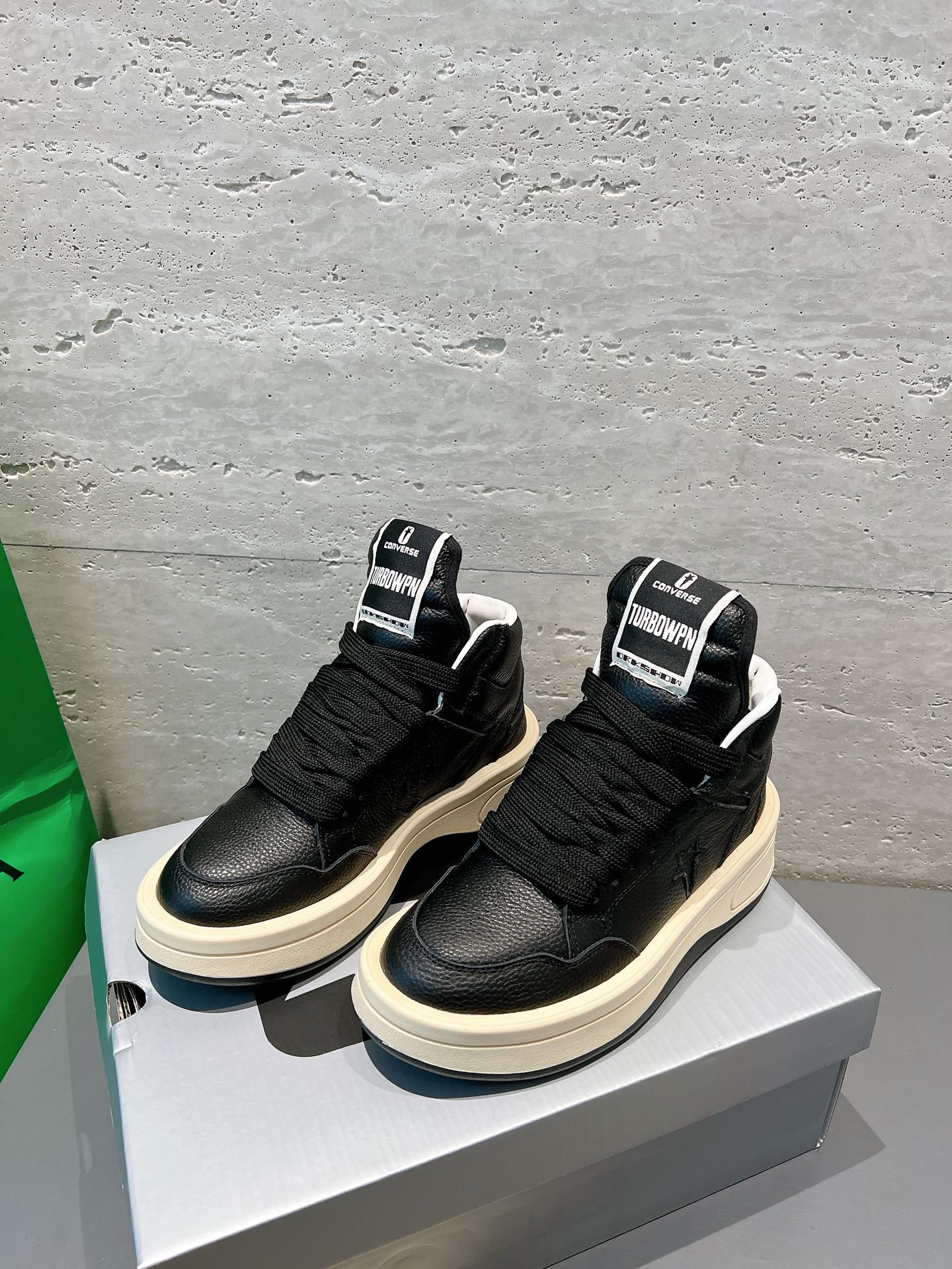 Rick Owensx Converse: Latest All White Sports Shoes for Fall/Winter 2022 - 图片 3