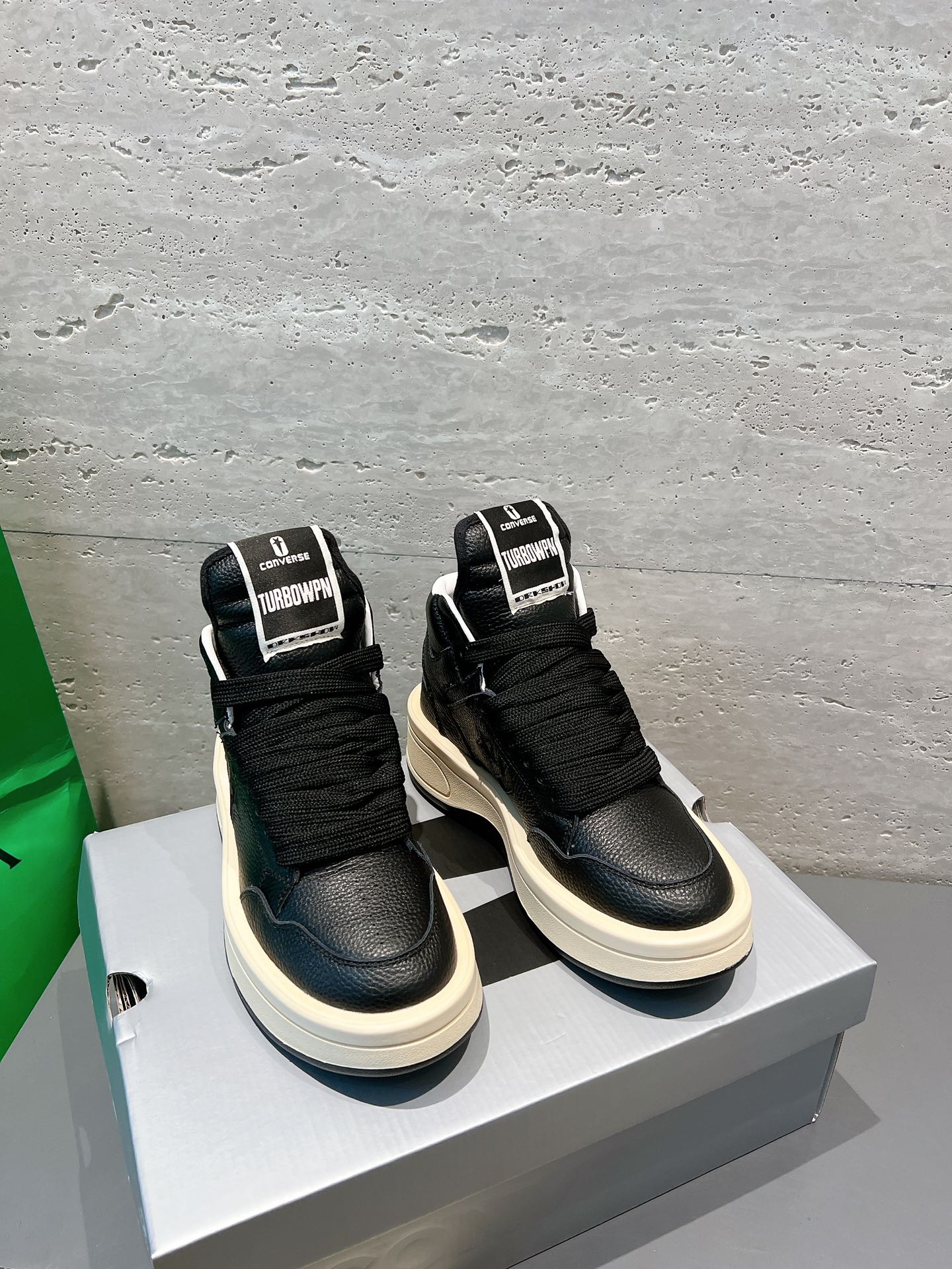Rick Owensx Converse: Latest All White Sports Shoes for Fall/Winter 2022 - 图片 2