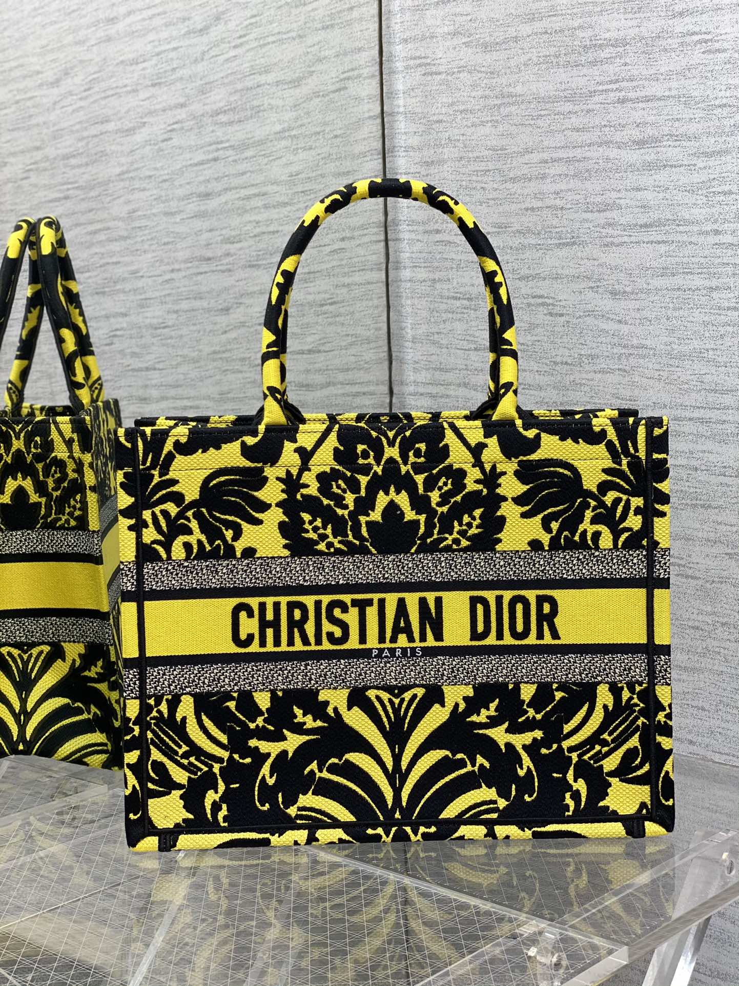 DIOR Tote Embroidered Letter Tote Bag