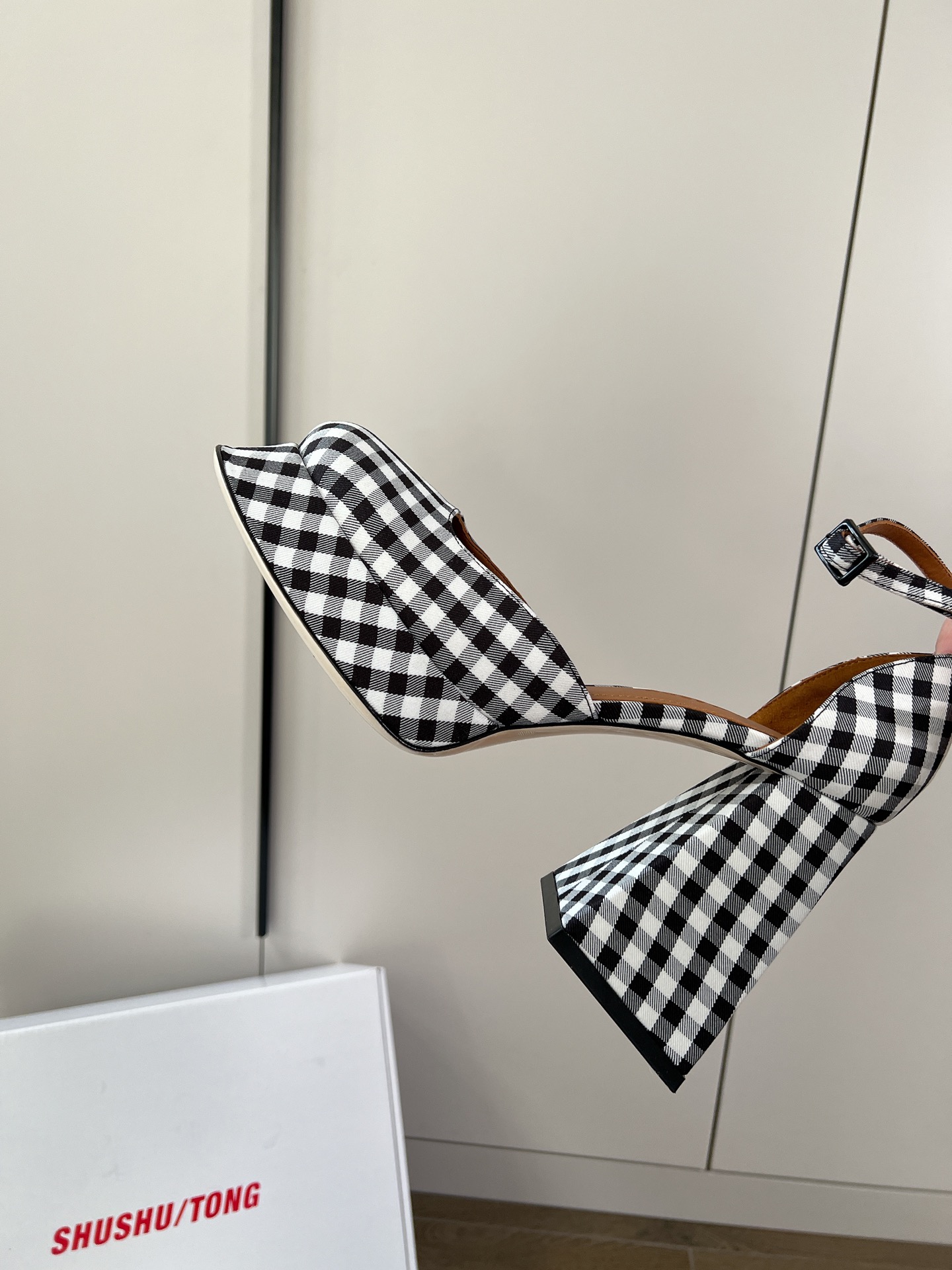 Fashion Highlights: Bus P651, Skin P693, Shushu/Tong – Zhao Ruth Yu Xin Collection - 图片 7