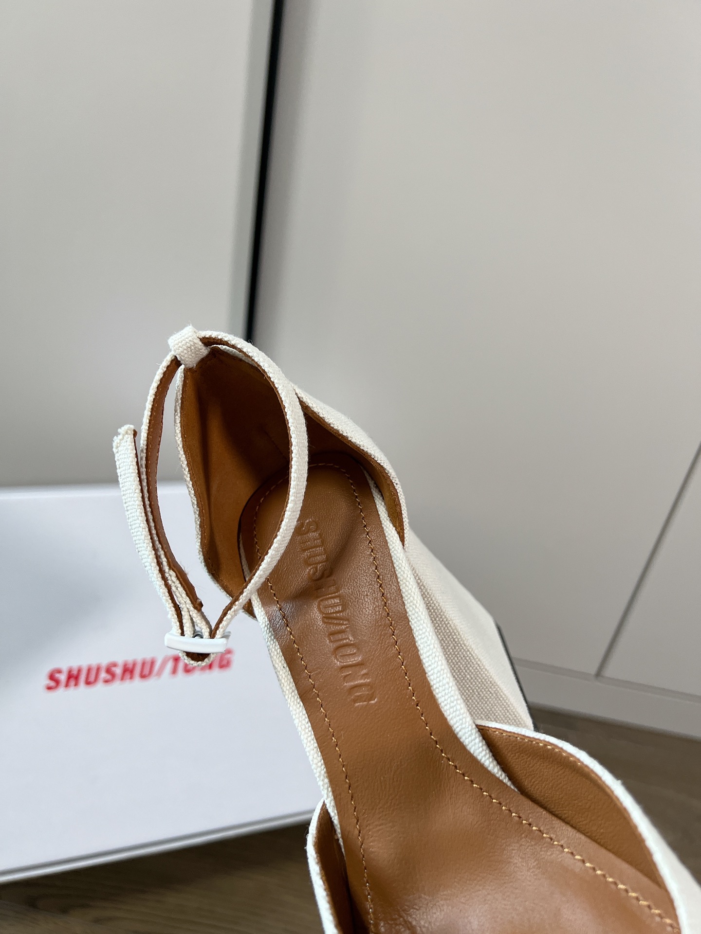 Fashion Highlights: Bus P651, Skin P693, Shushu/Tong – College Style with 9cm Heels - 图片 6