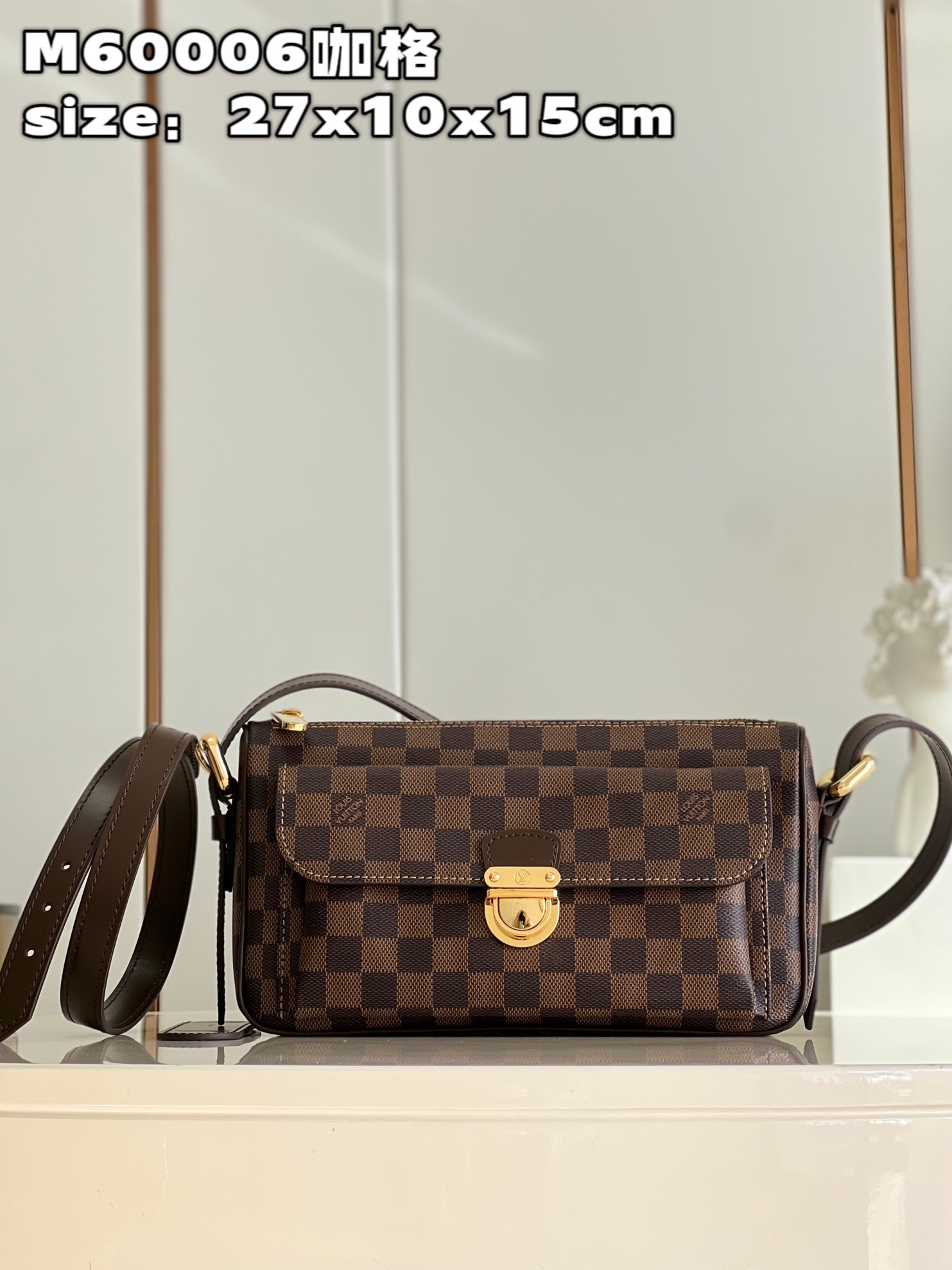 NO:399604,【Exclusive real photo M60006 六】Middle crossbody made of Damier canvas, with spacious interior space and a covered outer bag. Damier canvas bag body, off-white microfiber lining, glossy leather edge, bright gold accessories, zipper opening and closing, inner patch pocket, crotch-connecting outer pocket with a hanging cover and a lock opening and closing Shoulder back type Shoulder straps with shoulder pads, adjustable length, with length and short shoulder straps, single shoulder crossbody, free to switch size 27*10*15cm (length*width*height) Z.,LV [original leather],louis vuitton19860909【独家实拍 M60006咖格】中古斜挎 以 Damier帆布制造,内部空间宽敞,设有一个有盖外袋.Damier帆布袋身,米白色微纤维衬里,光面皮革包边 亮金色配件 拉链开合 内贴袋 接裆式外口袋以垂盖配按锁开合 肩背式 肩带设有肩垫,可调整长度 配长短双肩带 单肩 斜挎 可自由切换 尺寸27*10*15cm(长*宽*高) Z.,LV【原厂皮】,louis vuitton,Bag