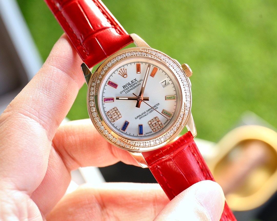 💰皮带白460，玫480🔰
劳力士💓精致品质💓最新首发💓细致腕美💓谐美不朽💓无暇挑剔💓细微悦尔🏆
【品牌】:劳力士（实物更美 值得推荐)🎉🎉
【类型】：精致女款腕表
【表带】：间陶瓷表带
【机芯】：日本石英机芯
【材料】：蓝宝石水晶镜面(防刮）
岁月无痕 真爱无价 谐美不朽 见证爱忆
尺寸：女直径35mm厚9mm腕美来袭！欢迎转载！