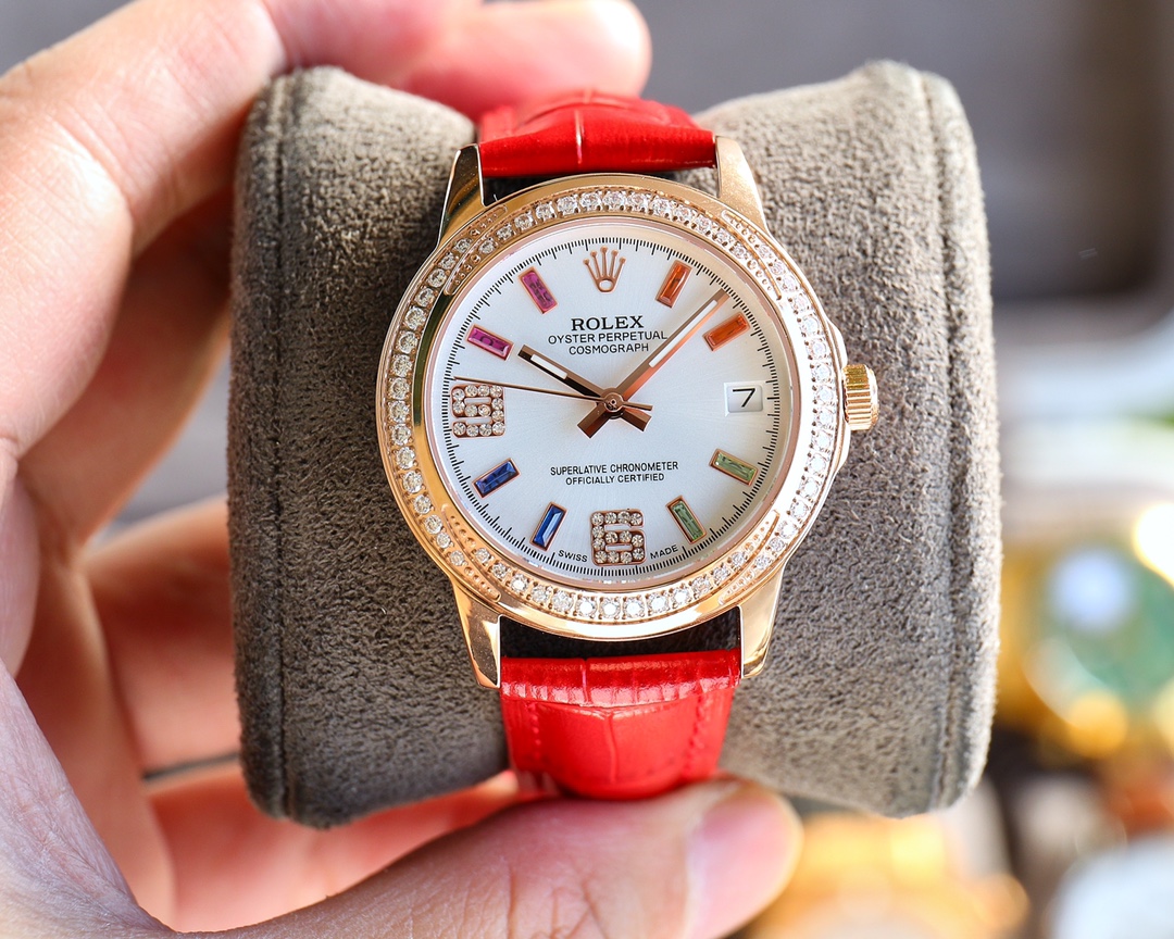 💰皮带白460，玫480🔰
劳力士💓精致品质💓最新首发💓细致腕美💓谐美不朽💓无暇挑剔💓细微悦尔🏆
【品牌】:劳力士（实物更美 值得推荐)🎉🎉
【类型】：精致女款腕表
【表带】：间陶瓷表带
【机芯】：日本石英机芯
【材料】：蓝宝石水晶镜面(防刮）
岁月无痕 真爱无价 谐美不朽 见证爱忆
尺寸：女直径35mm厚9mm腕美来袭！欢迎转载！