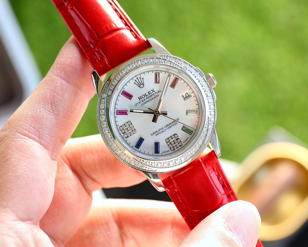 💰皮带白460，玫480🔰
劳力士💓精致品质💓最新首发💓细致腕美💓谐美不朽💓无暇挑剔💓细微悦尔🏆
【品牌】:劳力士（实物更美 值得推荐)🎉🎉
【类型】：精致女款腕表
【表带】：间陶瓷表带
【机芯】：日本石英机芯
【材料】：蓝宝石水晶镜面(防刮）
岁月无痕 真爱无价 谐美不朽 见证爱忆
尺寸：女直径35mm厚9mm腕美来袭！欢迎转载！