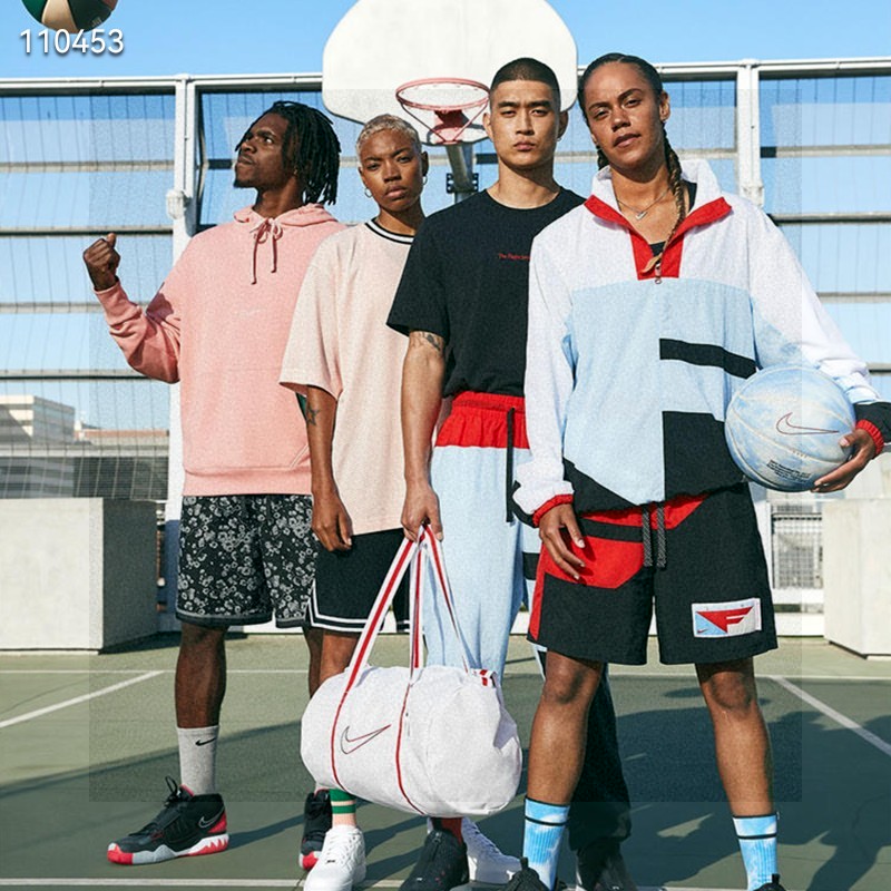 💰85
Nike/耐克篮球 天空云朵蓝经典系列花色球 
配色:天空云朵蓝 【耐磨pu软皮】
型号:7号标准球
场地:室内外木地板，水泥地板
🏀🏀🏀
🔥🔥注意事项🔥🔥: 
充气前请充分湿润球针，用水为佳，防止气门受损，造成气门漏气。