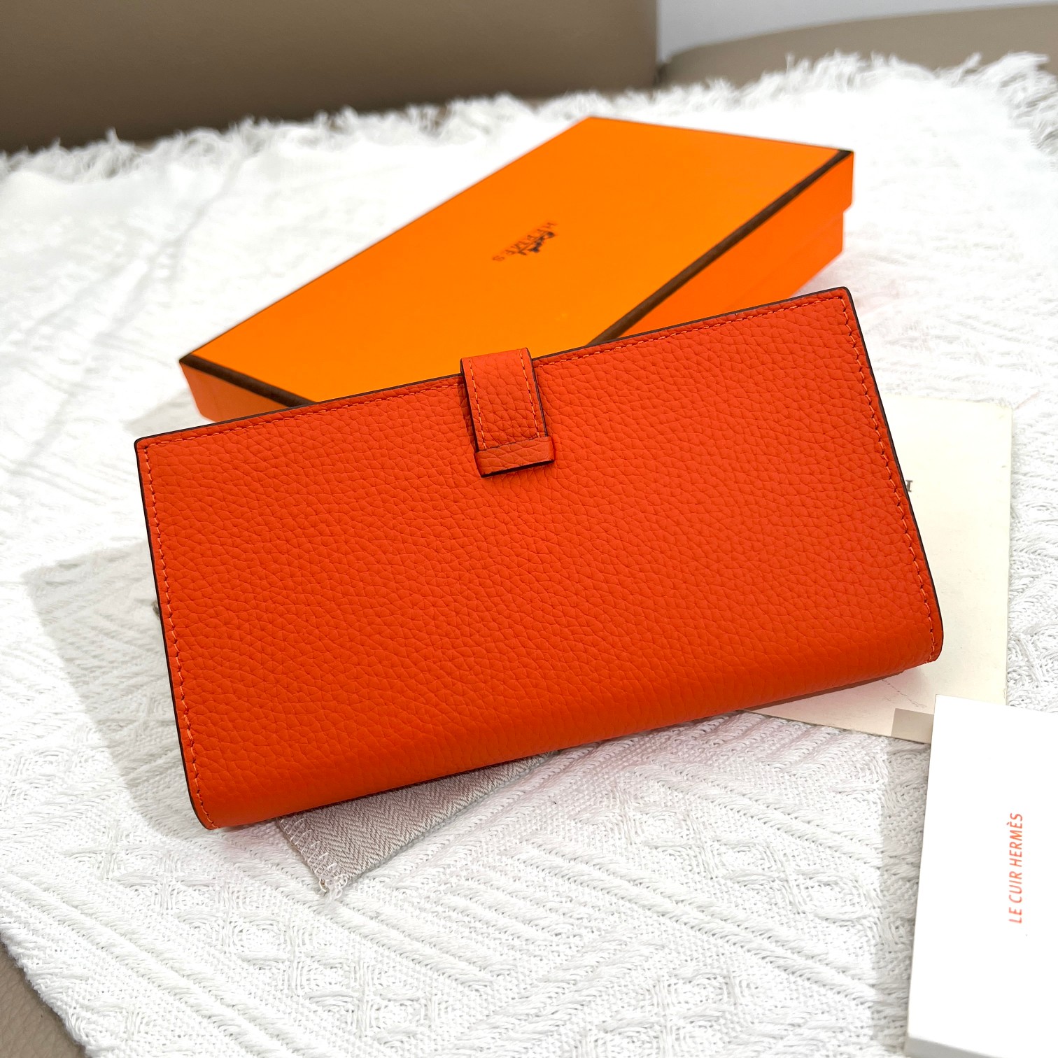 Hermes Women's Vertical Wallet in Togo Leather with Interior Zipper Pocket 3 a1672129413653 0182