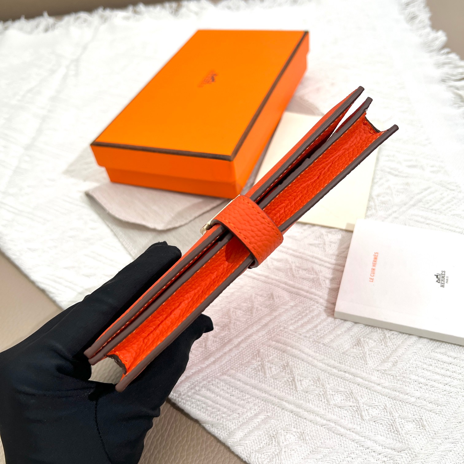 Hermes Women's Vertical Wallet in Togo Leather with Interior Zipper Pocket 5 a1672129414772 7442