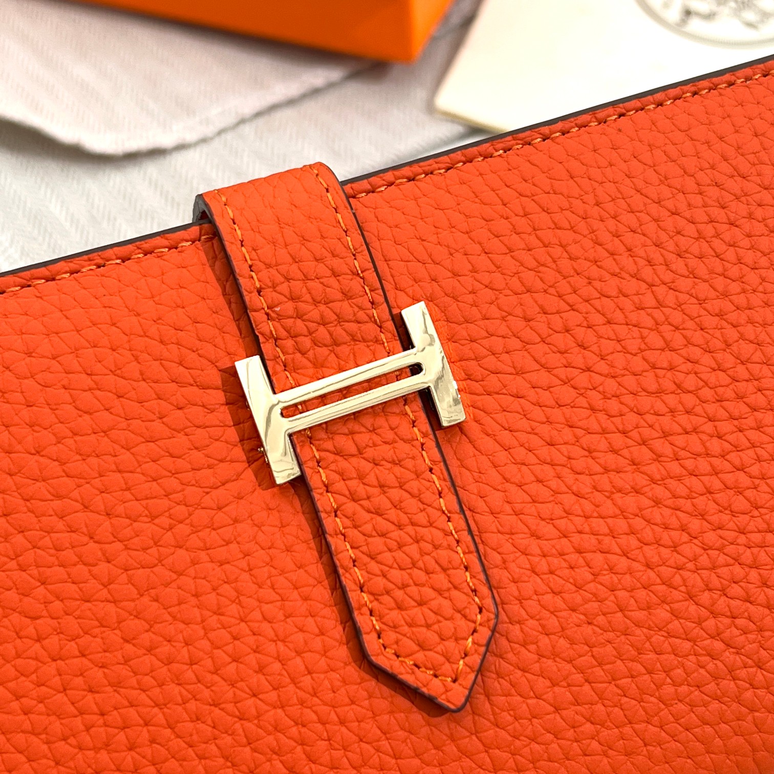 Hermes Women's Vertical Wallet in Togo Leather with Interior Zipper Pocket 6 a1672129415297 5311