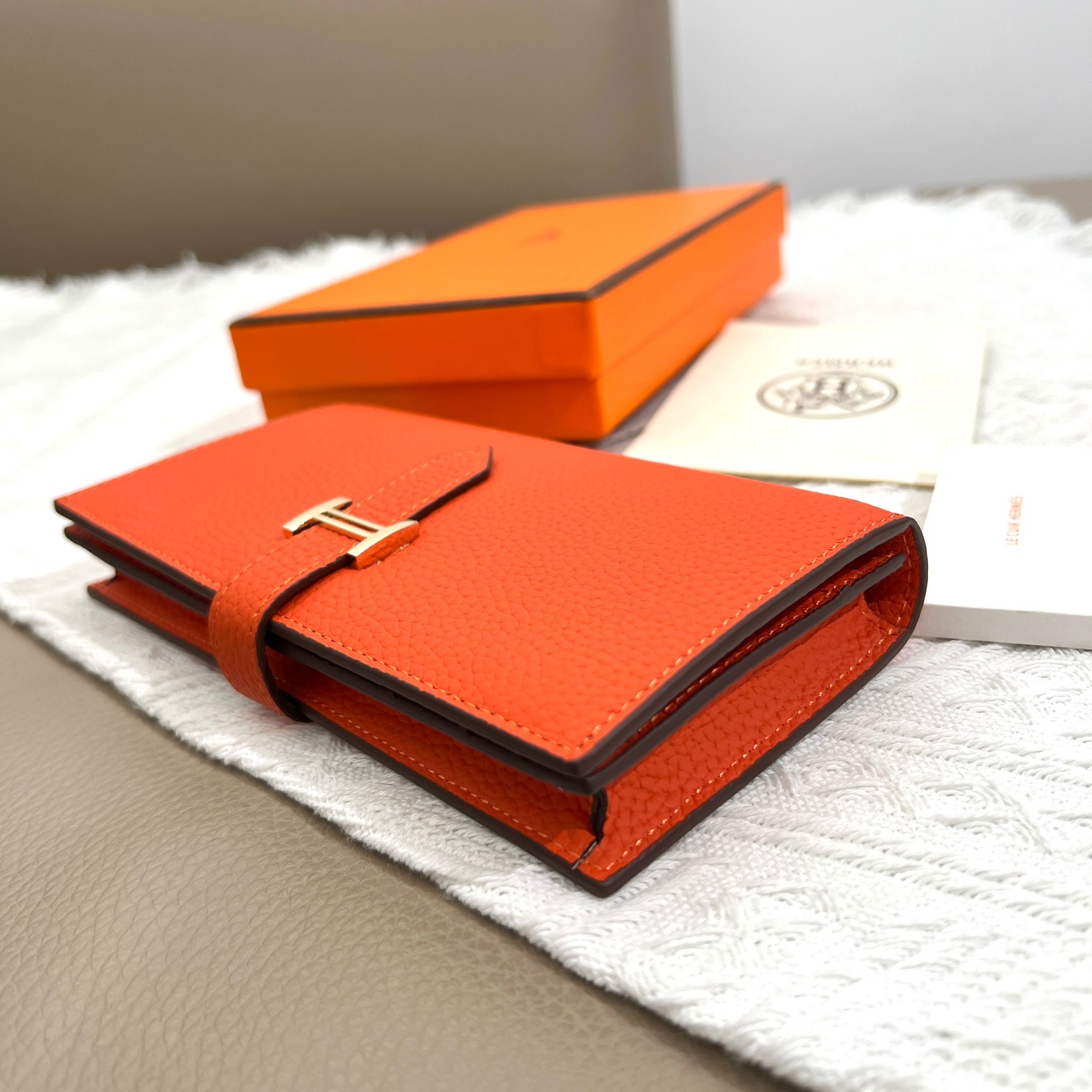 Hermes Women's Vertical Wallet in Togo Leather with Interior Zipper Pocket 7 a1672129416121 8378