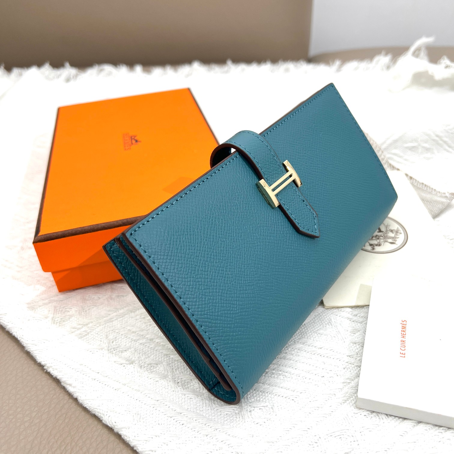 Hermes Women's Vertical Wallet in Togo Leather with Gold Hardware 3 a1672129937553 6362