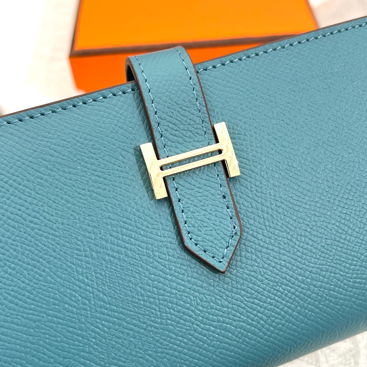 Hermes Women's Vertical Wallet in Togo Leather with Gold Hardware 5 a1672129938648 1808